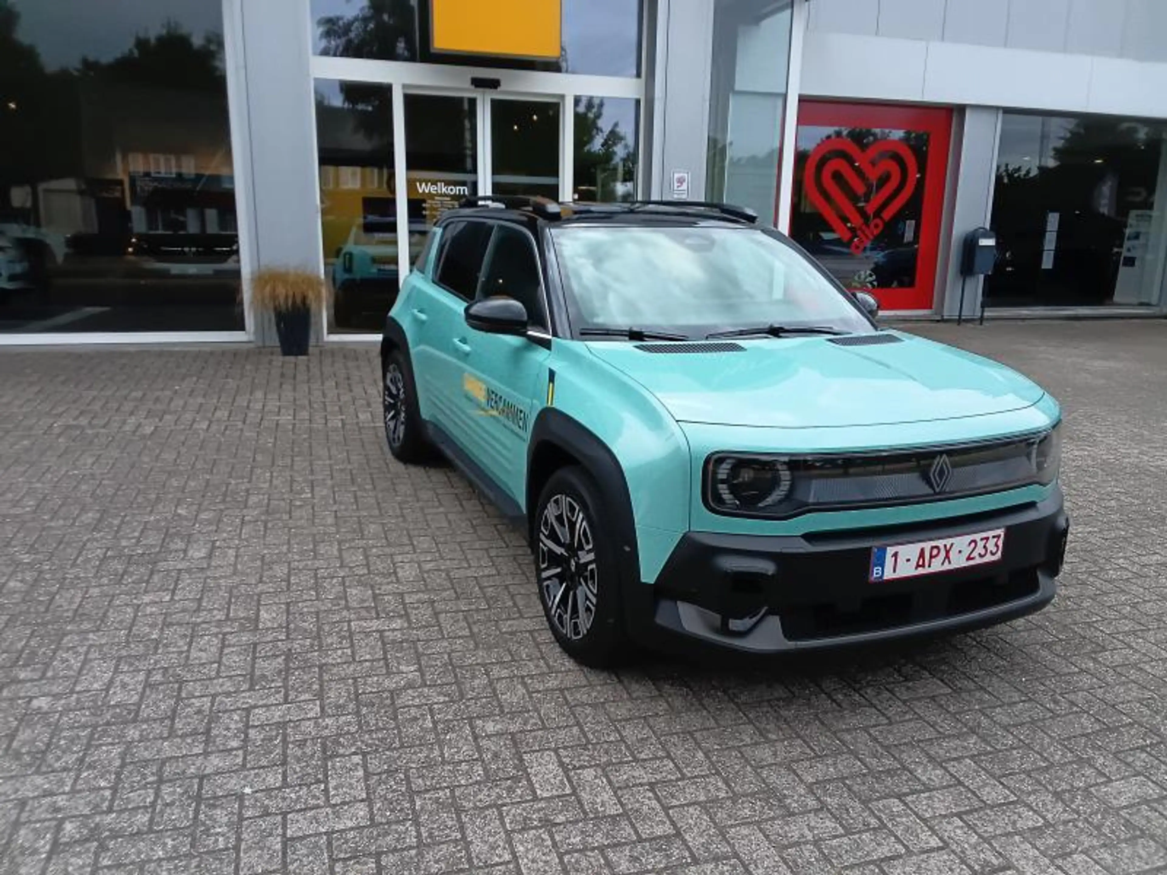 Renault R 4 E-Tech electric Iconic — photo 3