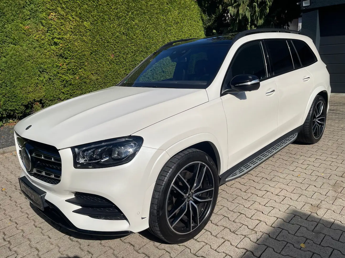 Mercedes-Benz GLS 400 d PANO BUR HUD NAPPA AMG-LINE 23ZOLL Weiß - 1