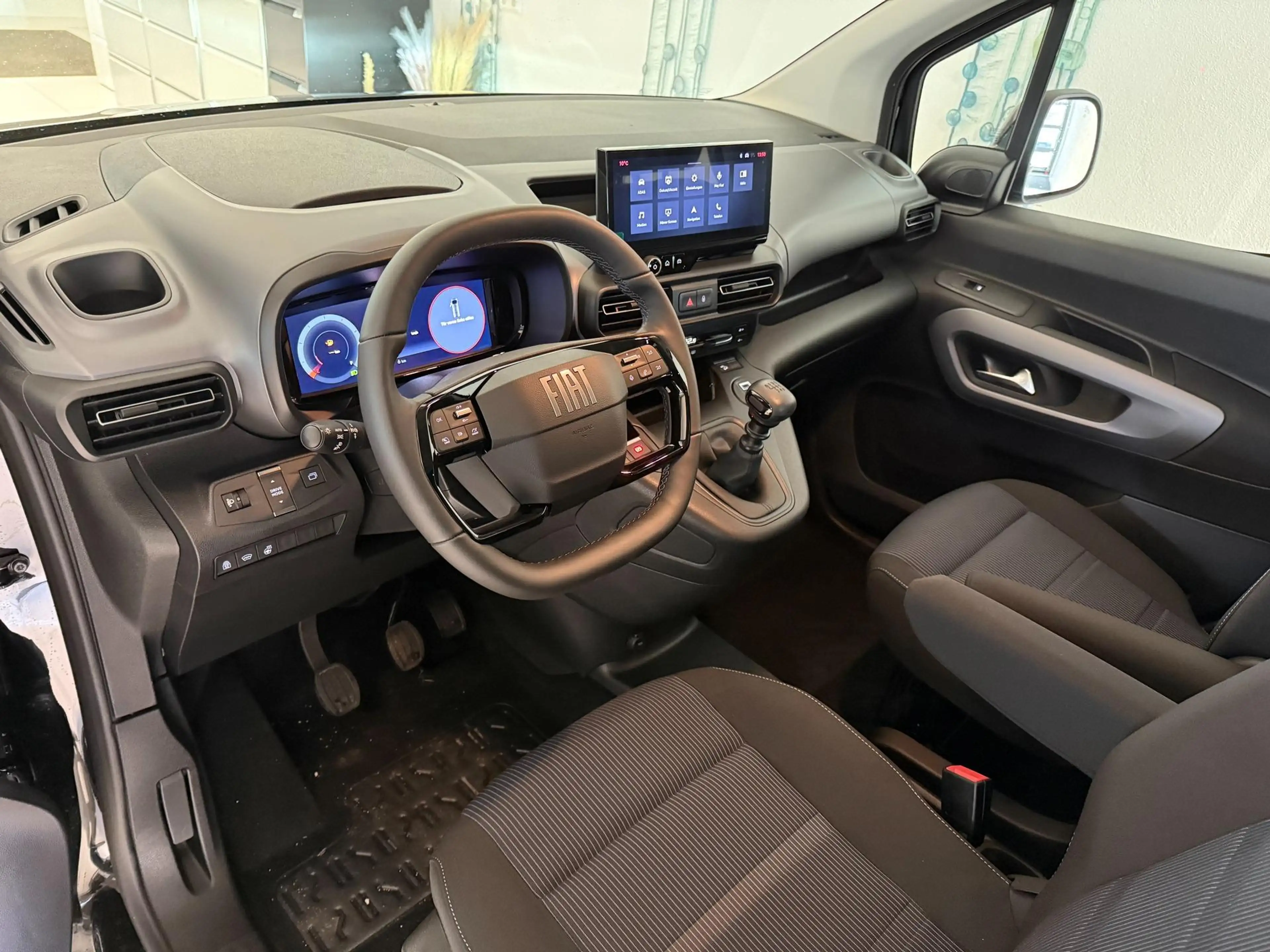 Fiat Doblo L2 1.5 MTJ 100k 6MT 75 kW 7 Sitze (102 PS)  Tec... — photo 8