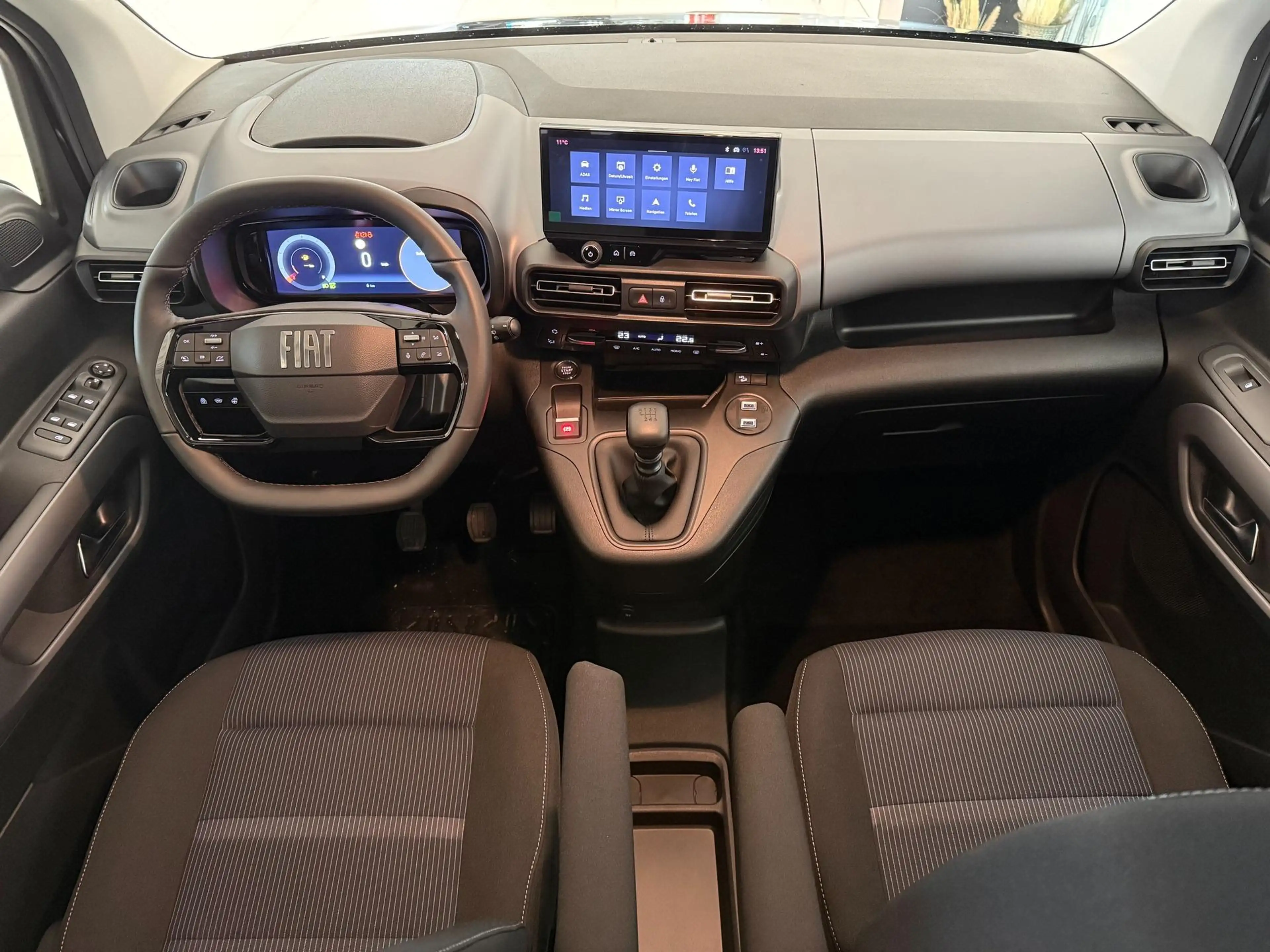 Fiat Doblo L2 1.5 MTJ 100k 6MT 75 kW 7 Sitze (102 PS)  Tec... — photo 11