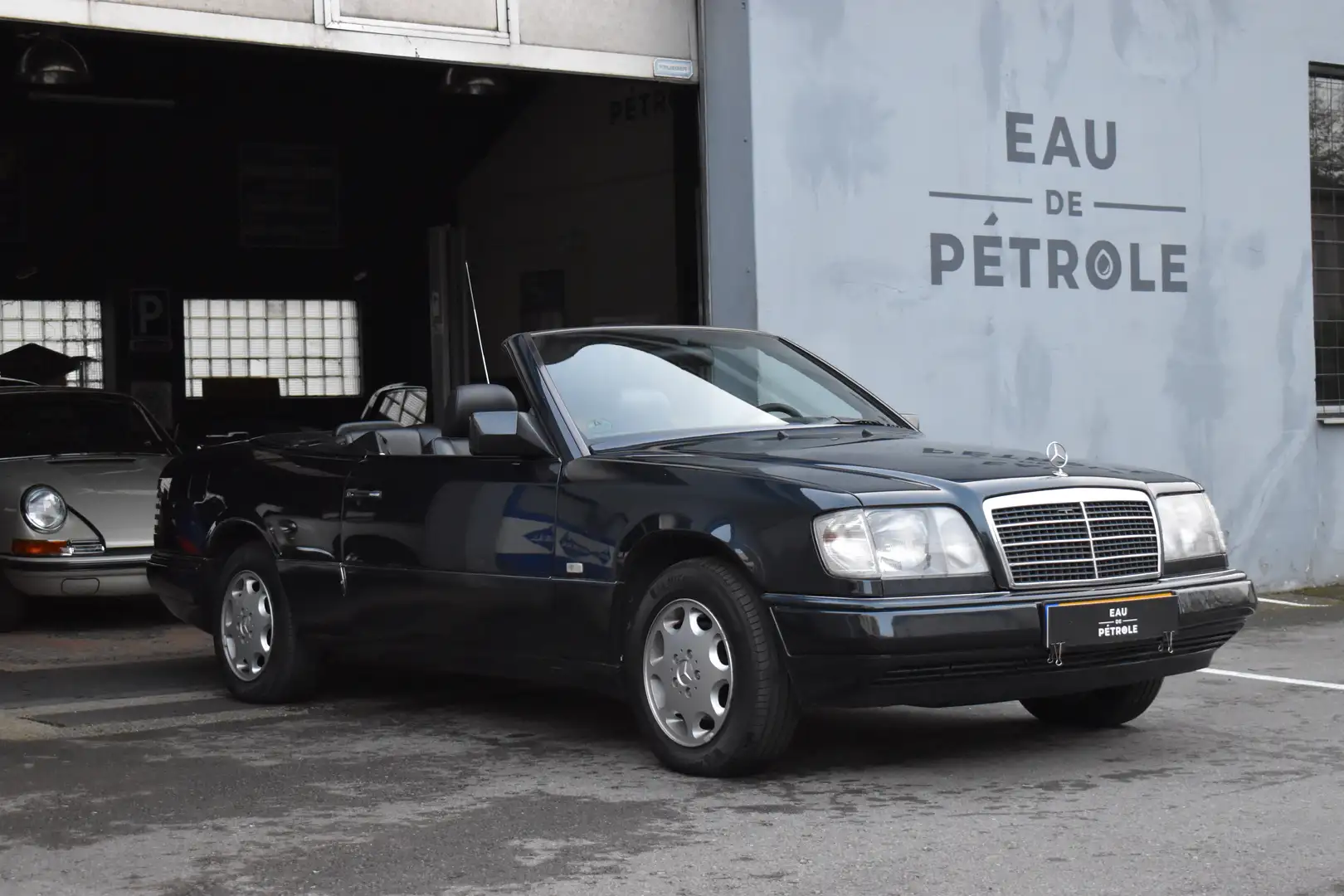 Mercedes-Benz E 220 Cabriolet Blau - 2