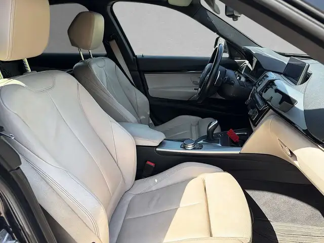BMW 3 Series view 3