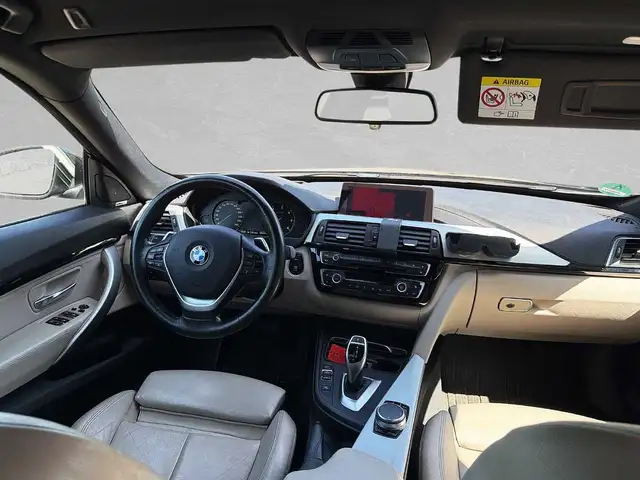 BMW 3 Series view 4