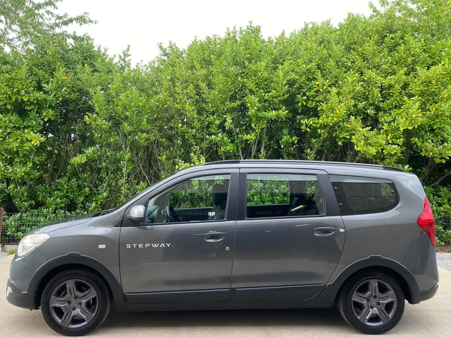 Dacia Lodgy 1.5dci STEPWAY 7 PLACES / NAVI / JANTES /CARNET / Argent - 2