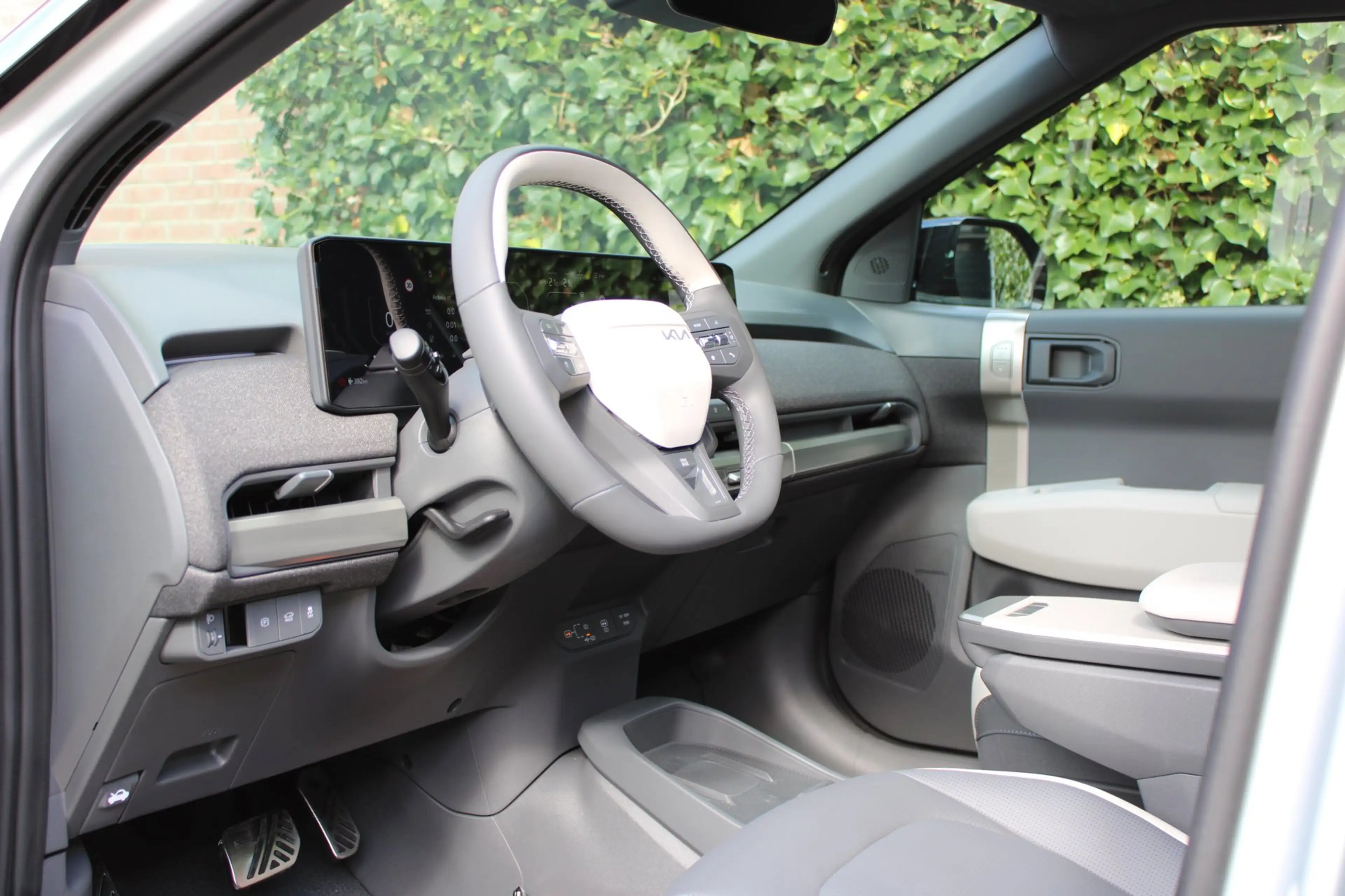 Kia EV3 GT-PlusLine 81.4 kWh | 895KM!! | Full options | Or — photo 5