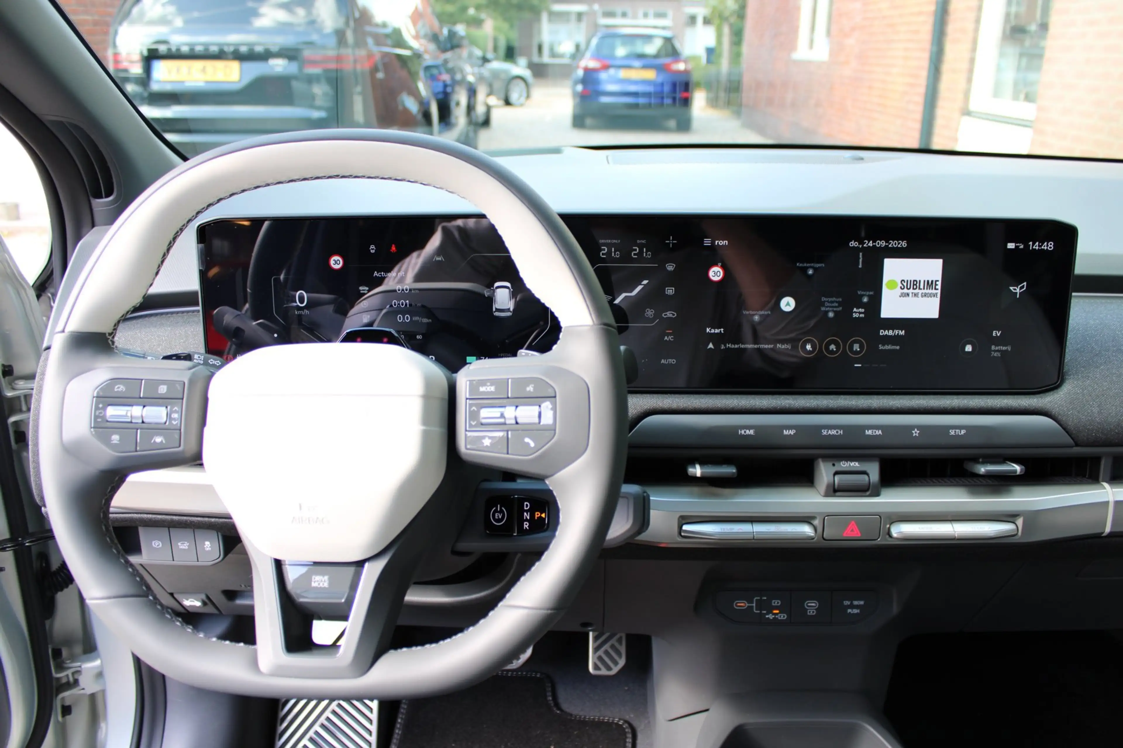 Kia EV3 GT-PlusLine 81.4 kWh | 895KM!! | Full options | Or — photo 6