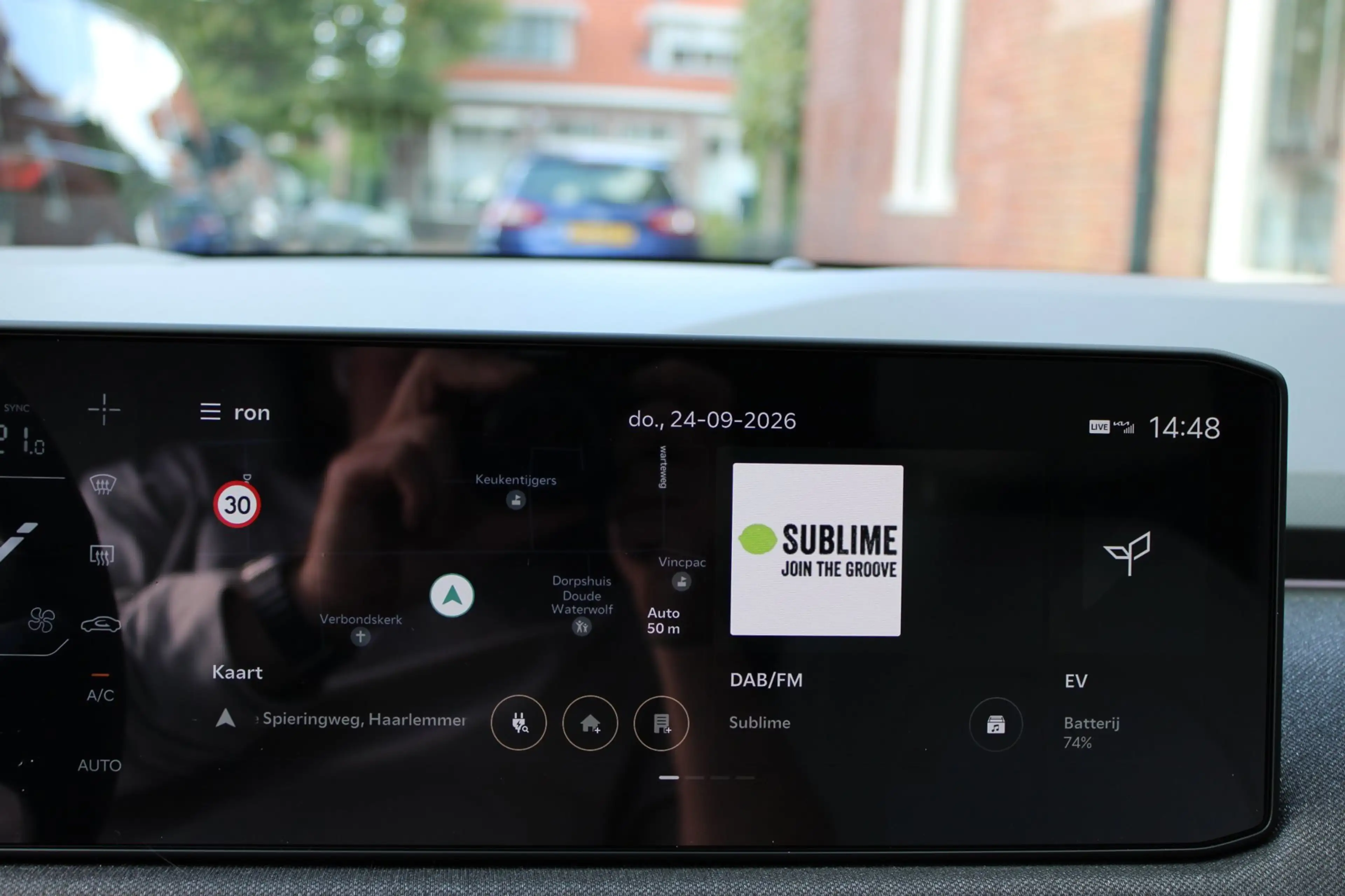 Kia EV3 GT-PlusLine 81.4 kWh | 895KM!! | Full options | Or — photo 7