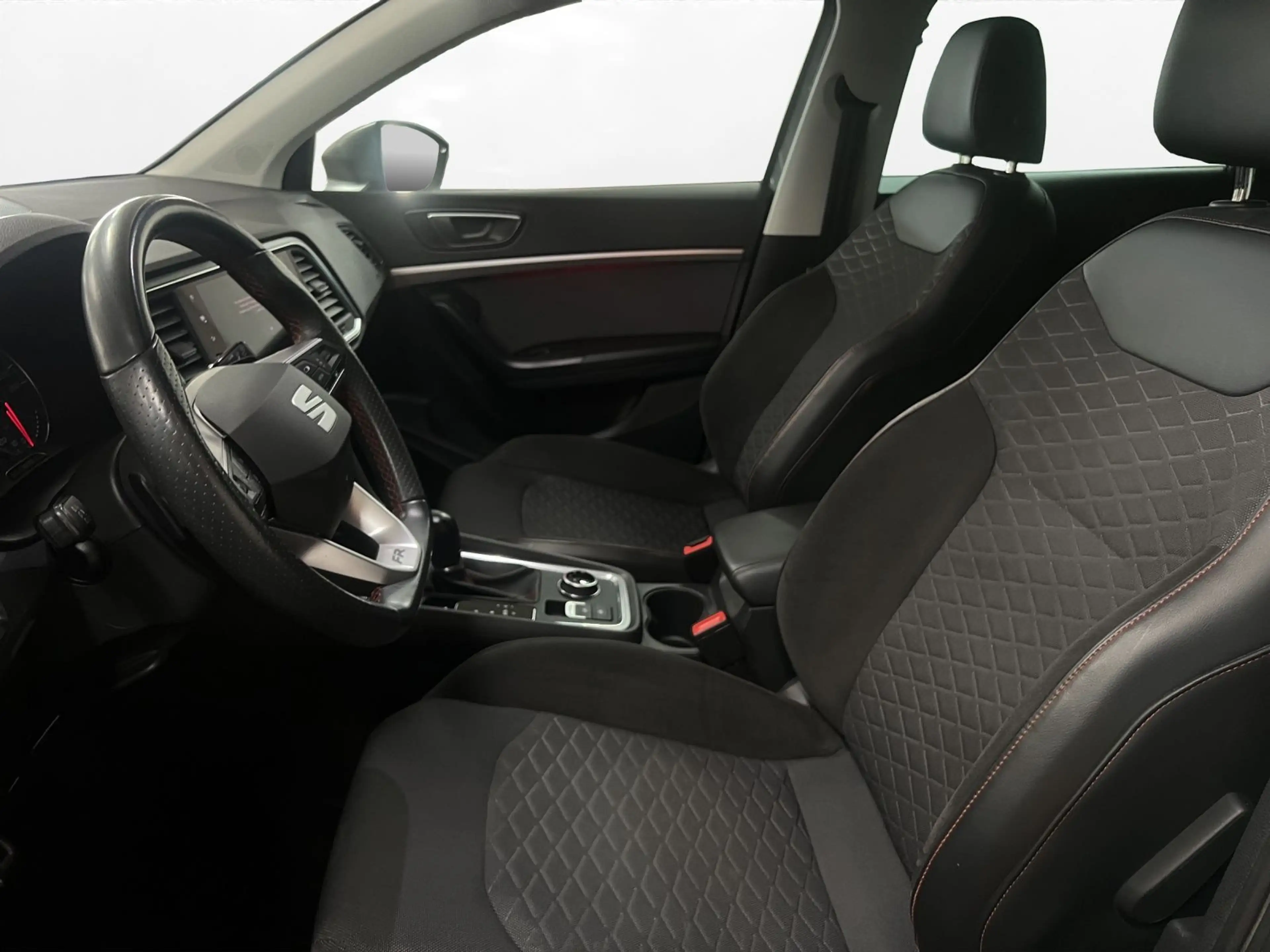 SEAT Ateca 1.5 TSI FR LED LM 18" Navi PDC+RFK Tempoma — photo 15