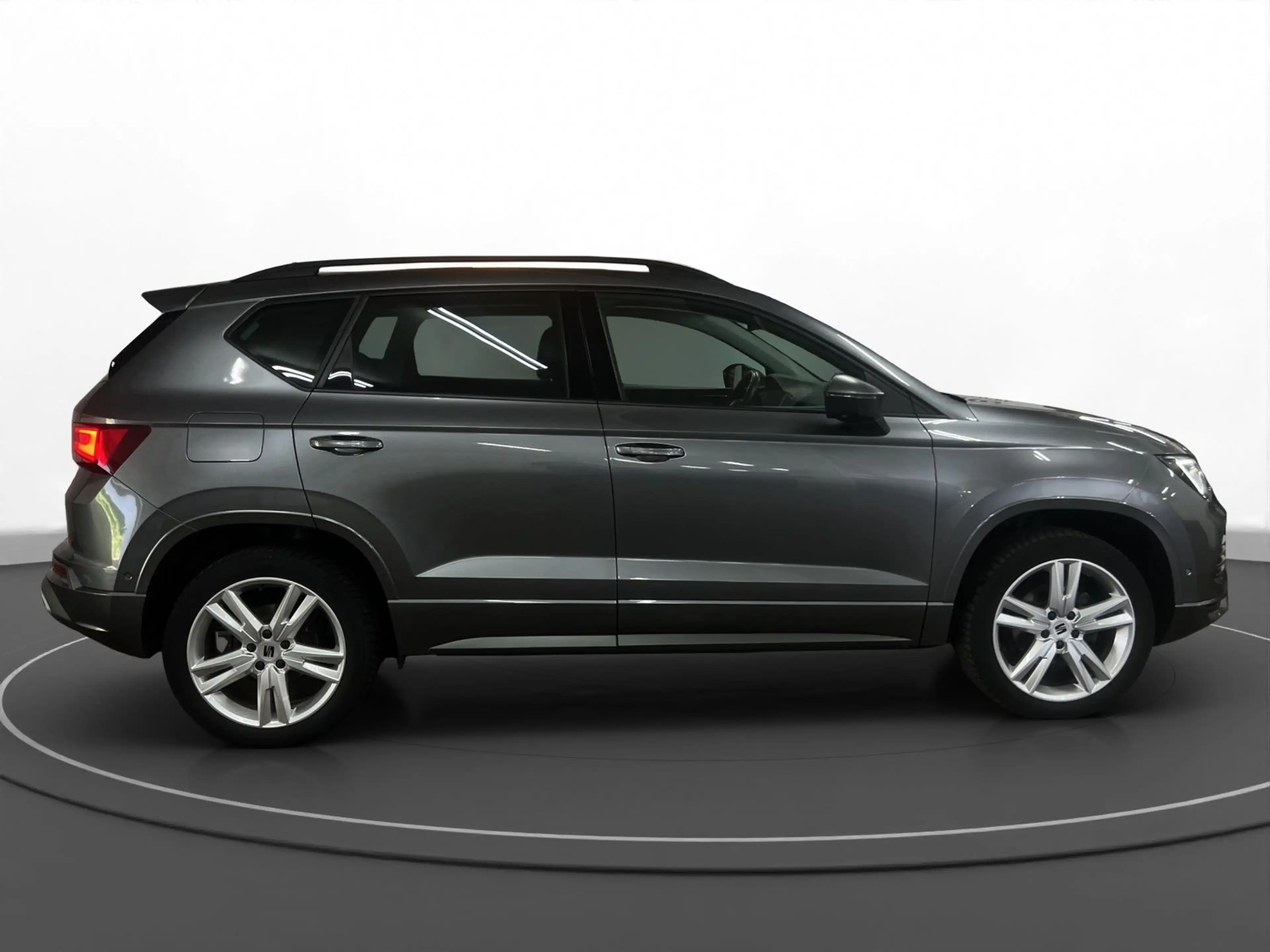 SEAT Ateca 1.5 TSI FR LED LM 18" Navi PDC+RFK Tempoma — photo 5