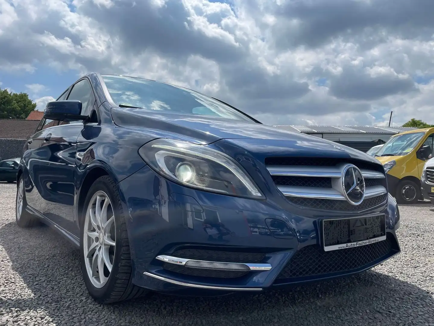 Mercedes-Benz B 180 CDI  Navi  Xenon  PDC  AHK Blue - 1