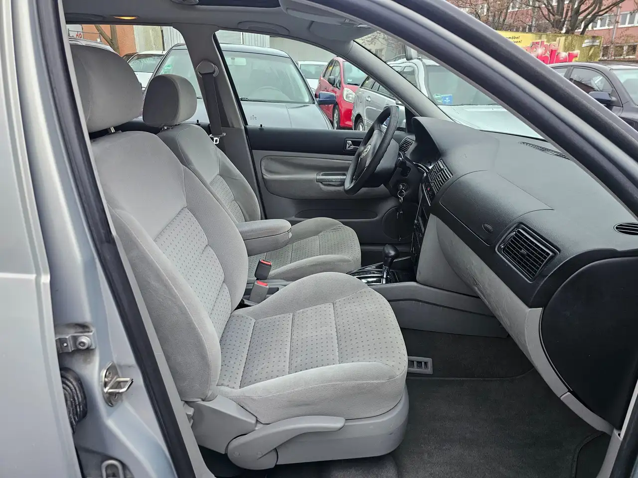 Volkswagen Golf IV 1.6 Trendline Automatik TÜV neu, foto 7