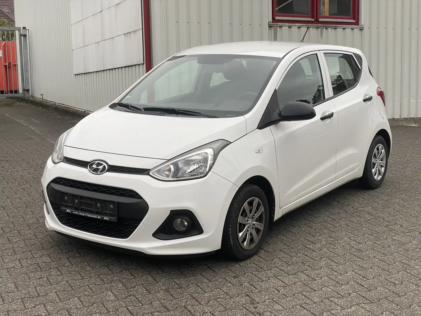 Hyundai i10 Classic ~Klimaauomati~Start/Stopp~ Weiß - 1