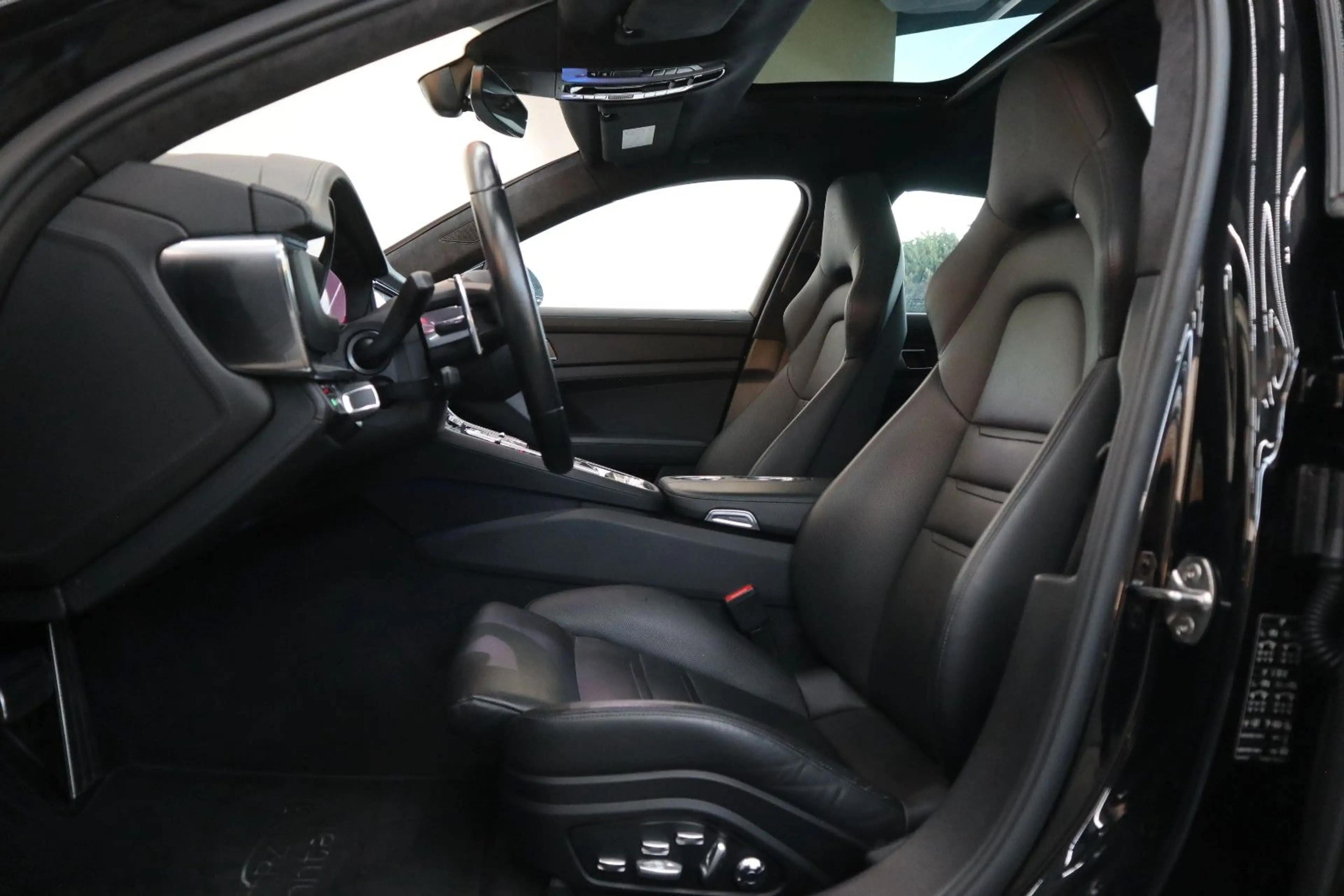 Porsche Panamera Sport Turismo TurboS*Approved 02/28 — photo 10
