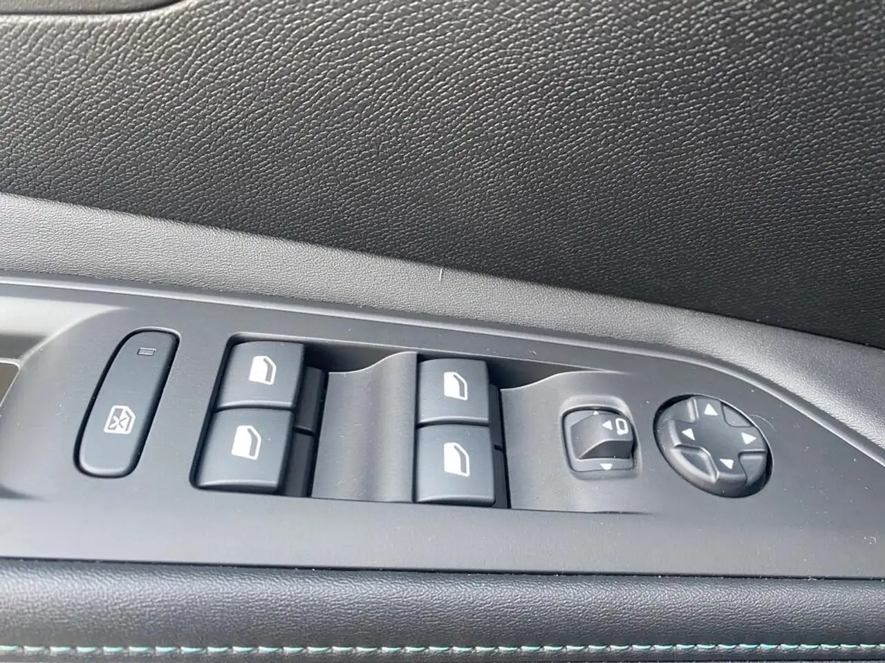 Peugeot 3008 1.6 hybrid Allure 225cv e-eat8 - PROMO 22