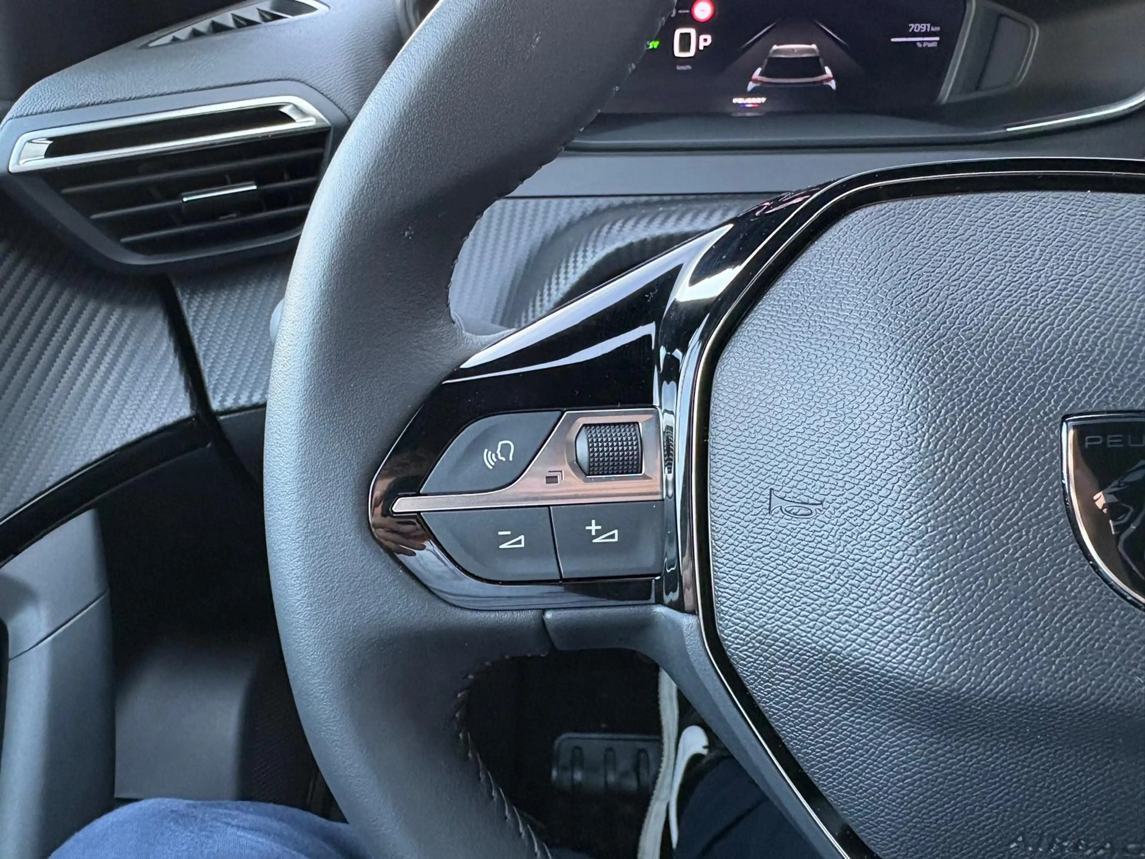 Peugeot e-2008 EV Allure 54 kWh Parkeerhulp/Carplay-Android-auto/ — photo 15