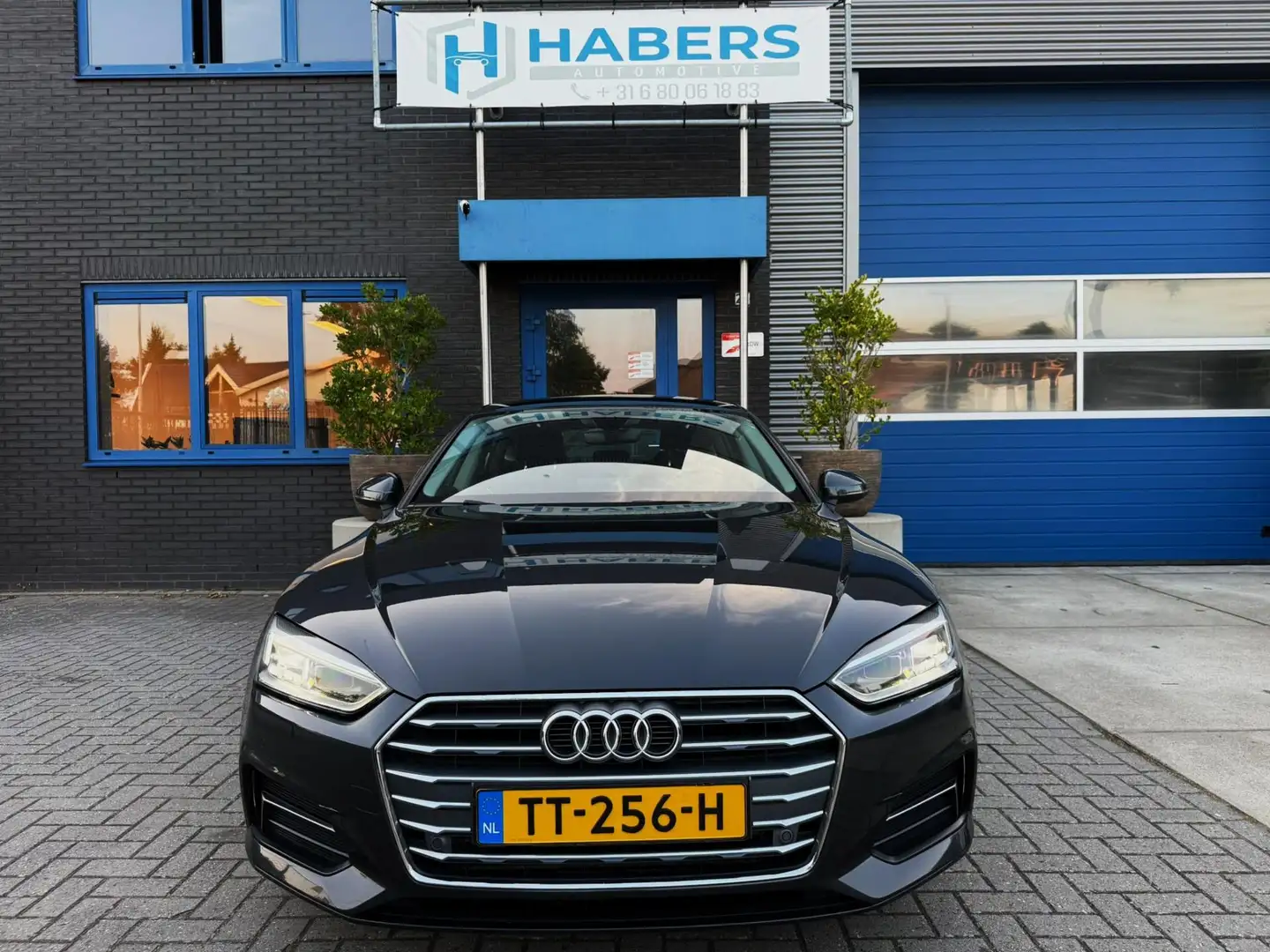 Audi A5 Sportback 2.0 TFSI MHEV Design Pro Line Plus 190PK Grijs - 2