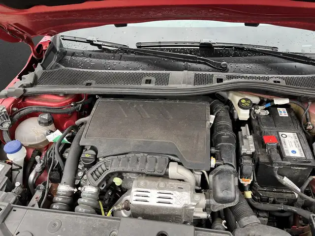 Peugeot 208 view 8
