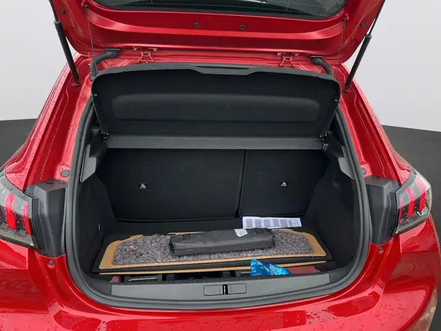 Peugeot 208 view 9