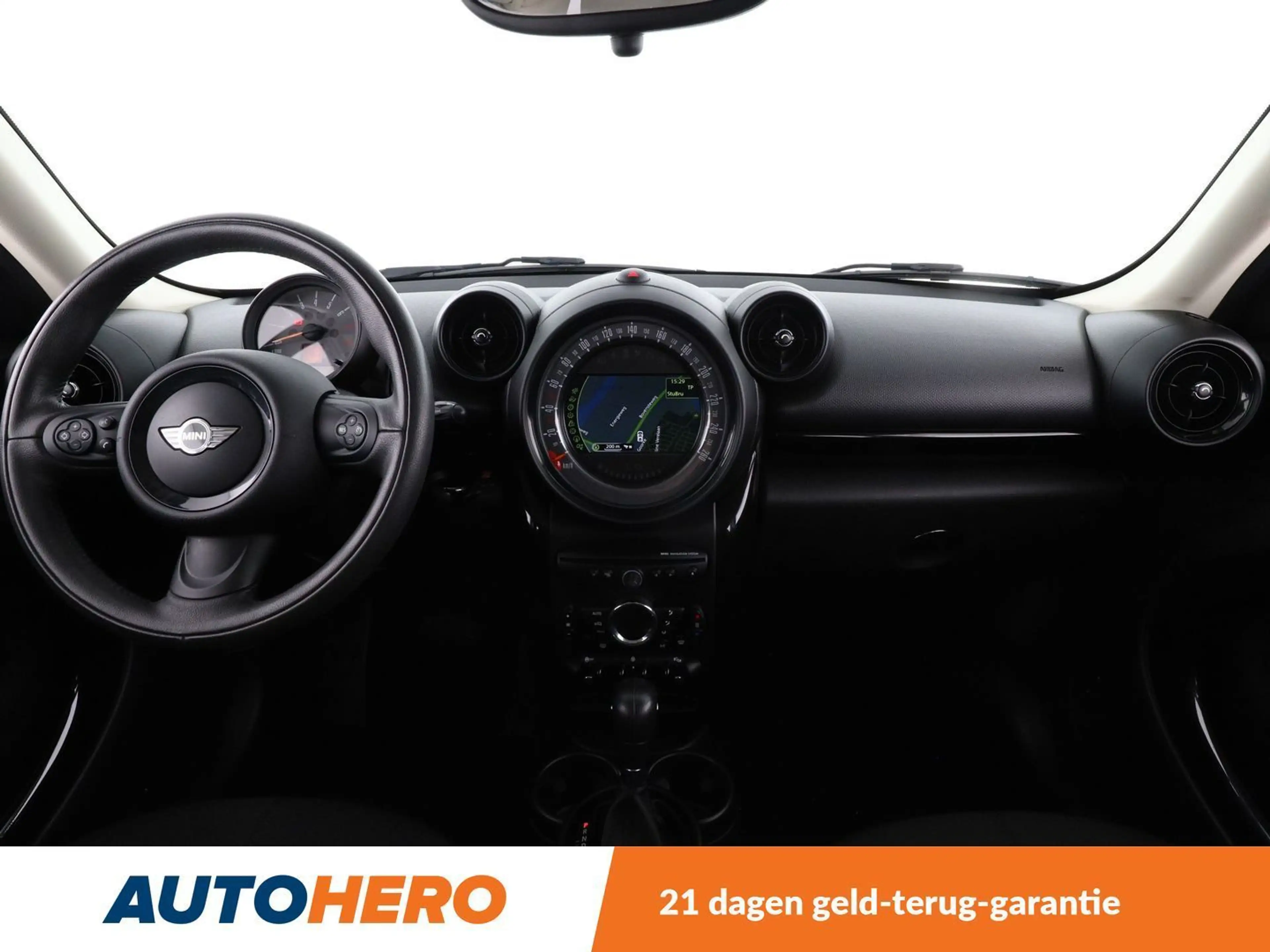 MINI One Countryman One — photo 12