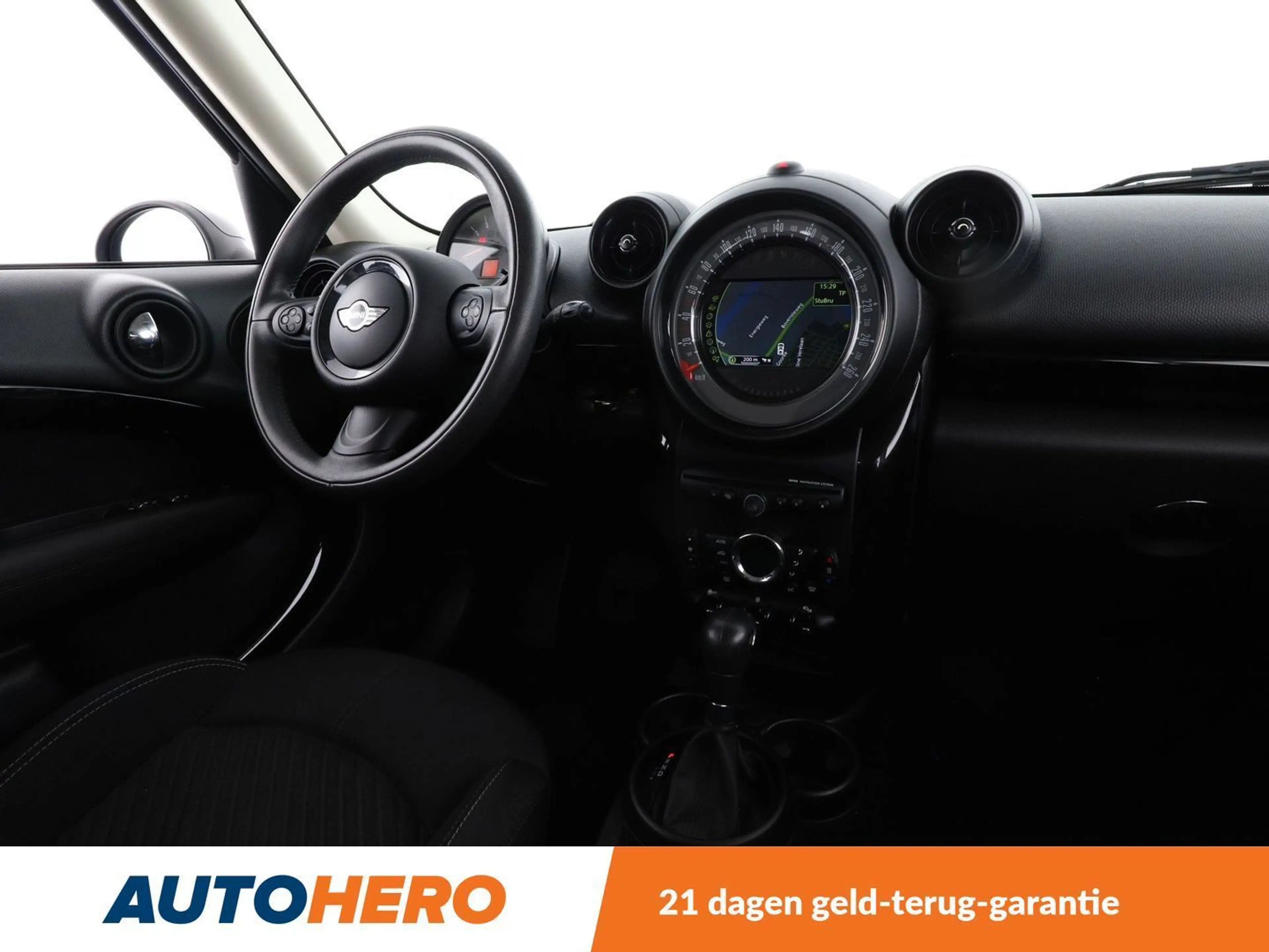 MINI One Countryman One — photo 13