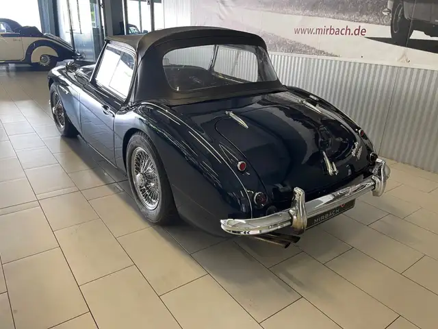 Austin Healey view 9