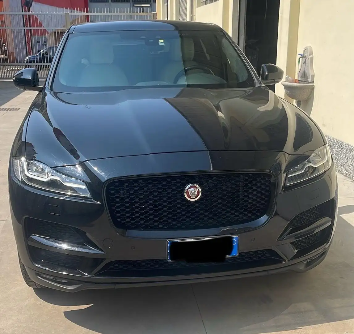 Jaguar F-Pace 2.0d i4 Prestige awd 180cv auto my19 Negro - 1