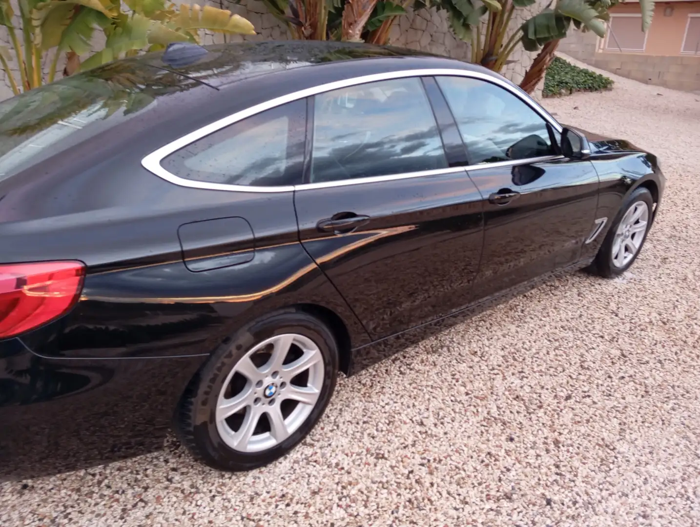 BMW 318 318d Gran Turismo Sport Sport Negro - 2