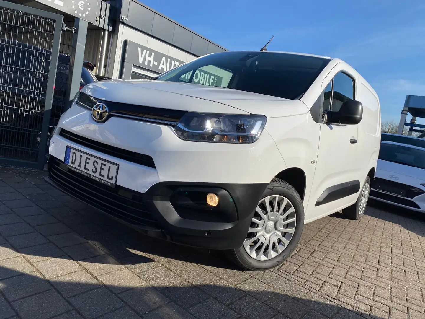 Toyota Proace City L1*KLIMA*PDC&hi&KAMERA*NSW*Mirror Link*Sitzheizung Weiß - 2