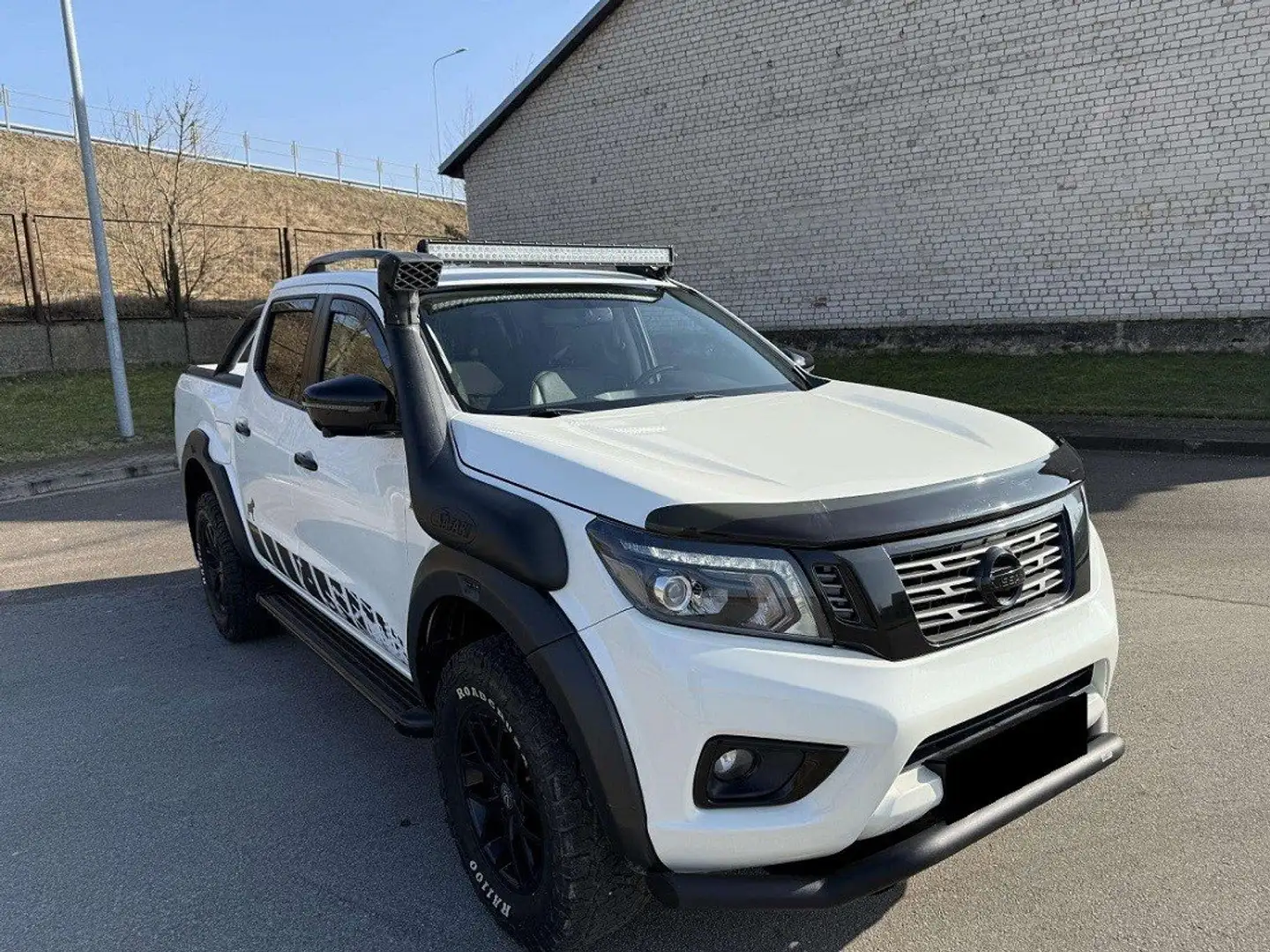 Nissan Navara Navara DC 4x4 Autm. EU6Acenta Weiß - 1