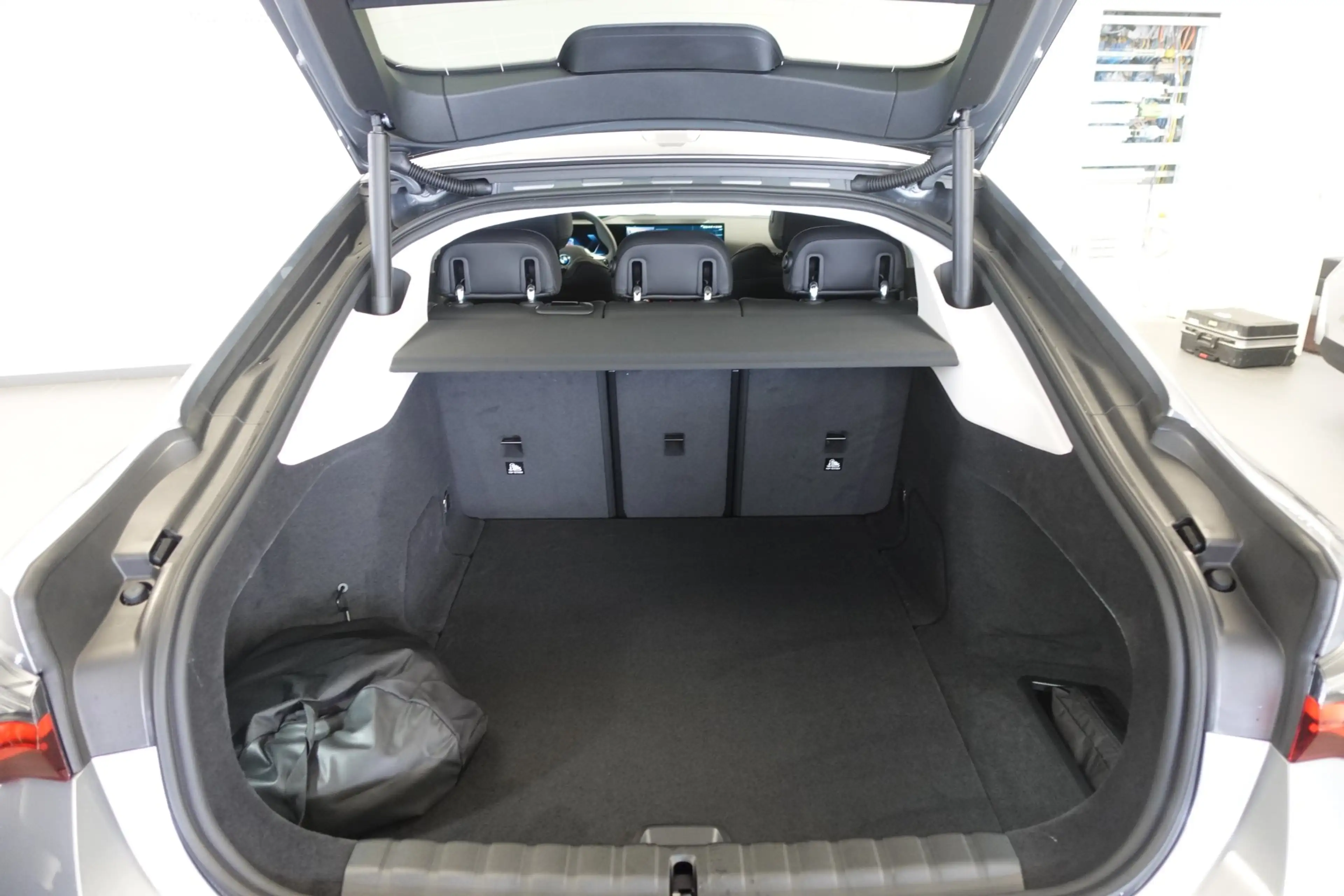 BMW i4 eDrive35 Gran Coupe G26 — photo 14