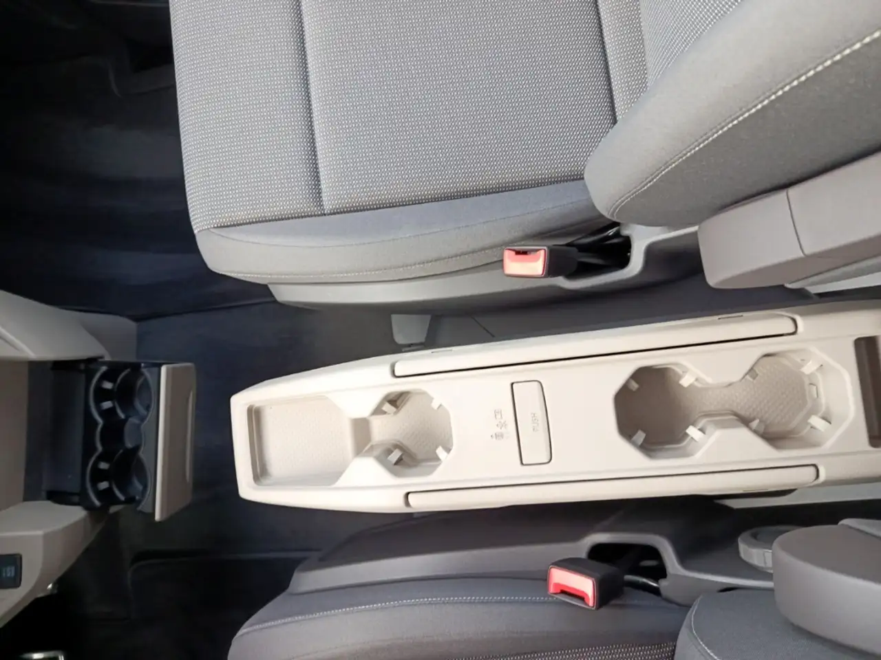 Volkswagen T7 Multivan Goal 2.0 TDI+Anhängerkupplung+ Sitzheizung Klimaau 12