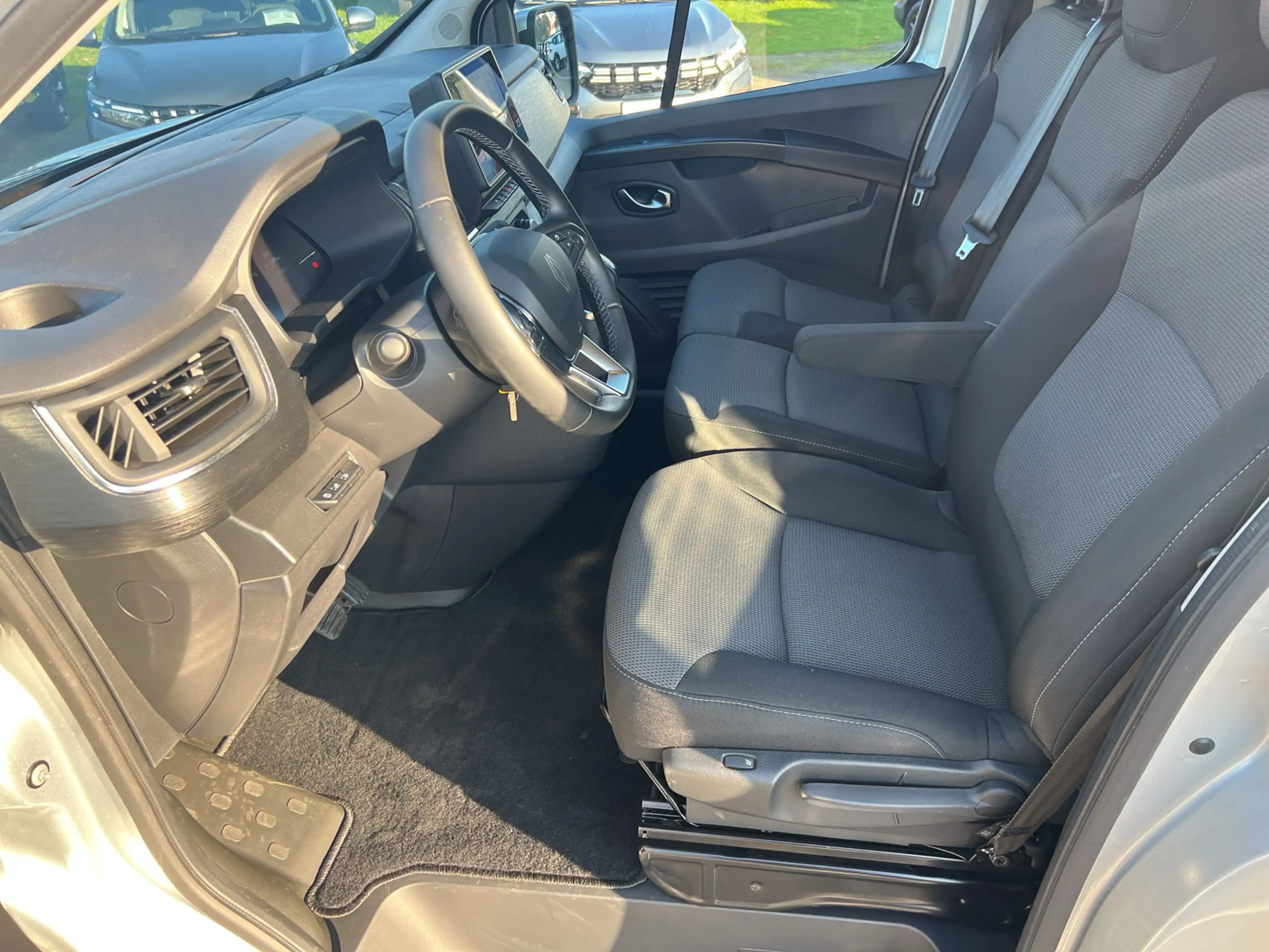 Renault Trafic Grand Combi dCi 170 EDC L2H1 +AHK +Navi +2xS-Tür + — photo 5