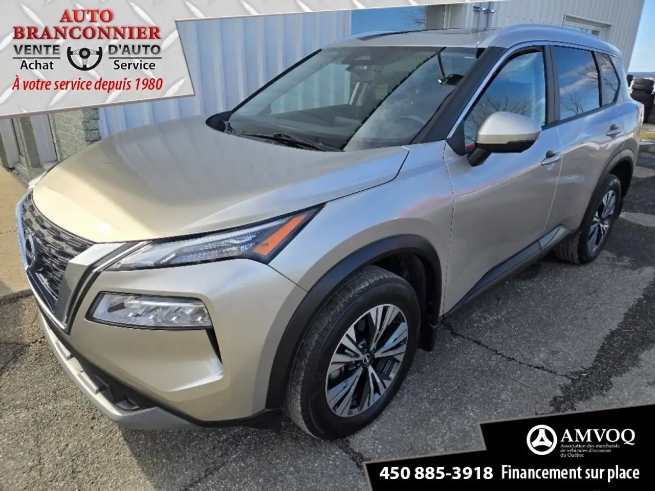 2023 Nissan Rogue SV — photo 1