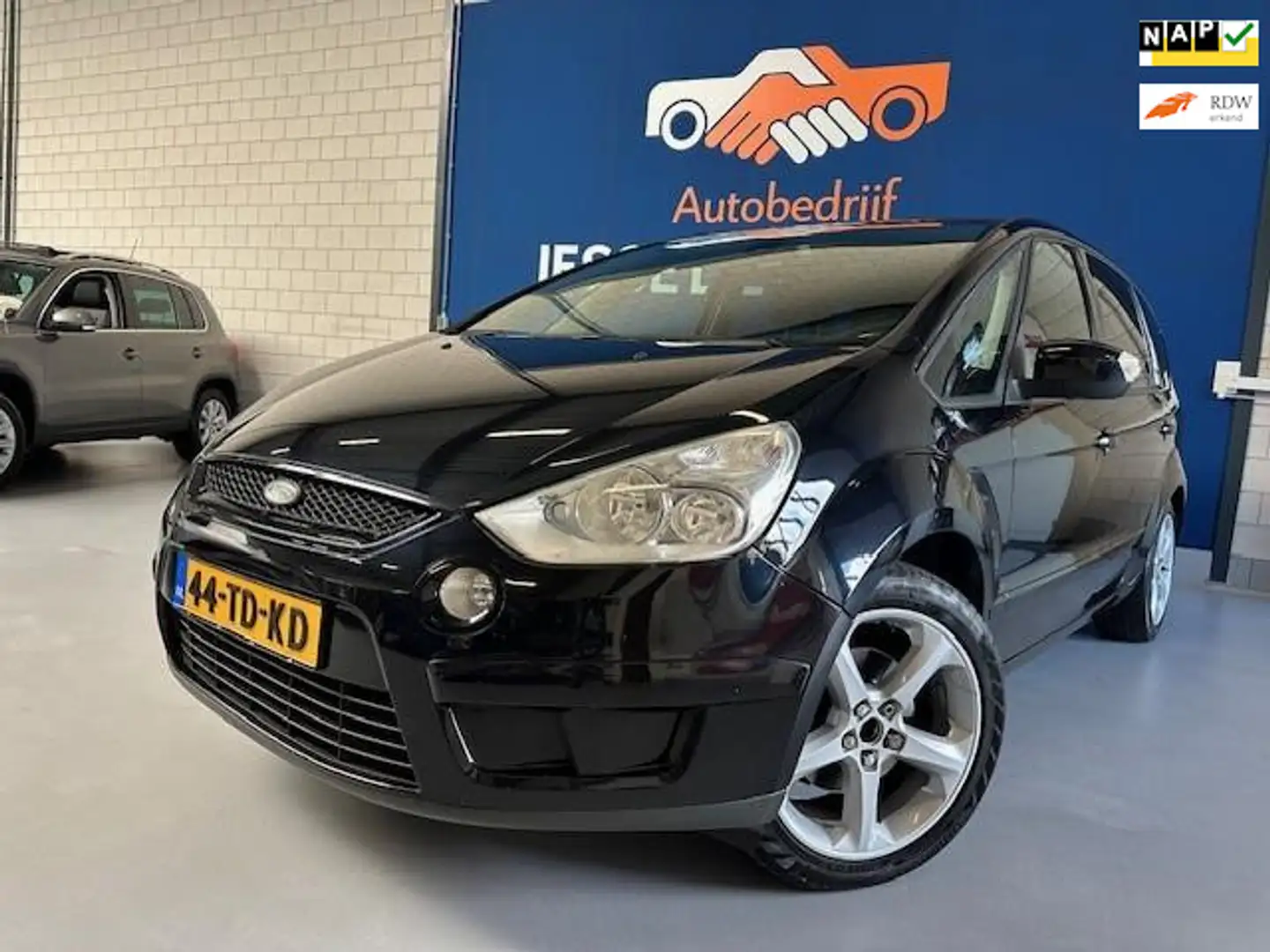 Ford S-Max 2.0-16V/ bj.2006/ kleur: zwart/ 7 persoons/climate Zwart - 1