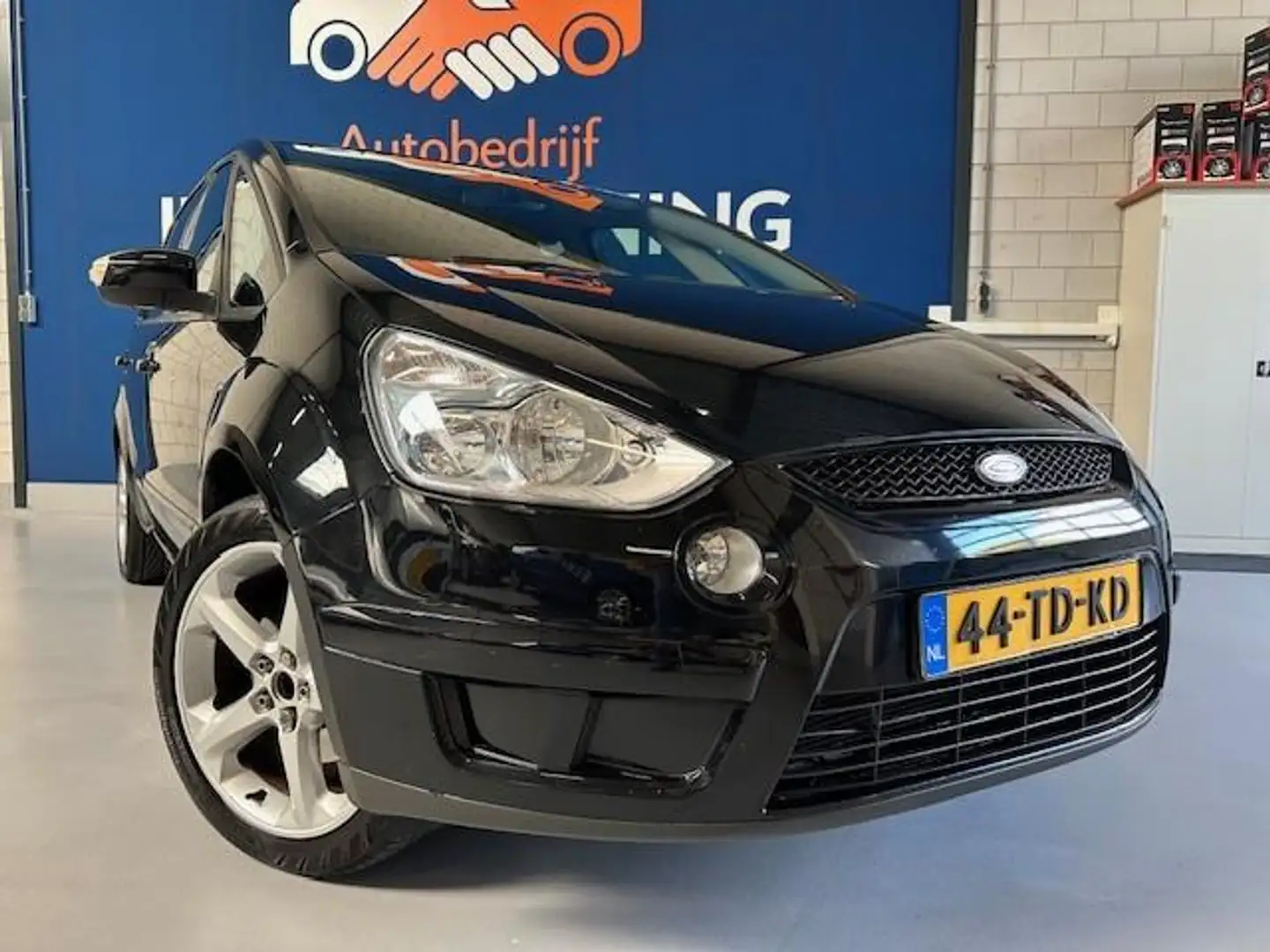 Ford S-Max 2.0-16V/ bj.2006/ kleur: zwart/ 7 persoons/climate Zwart - 2