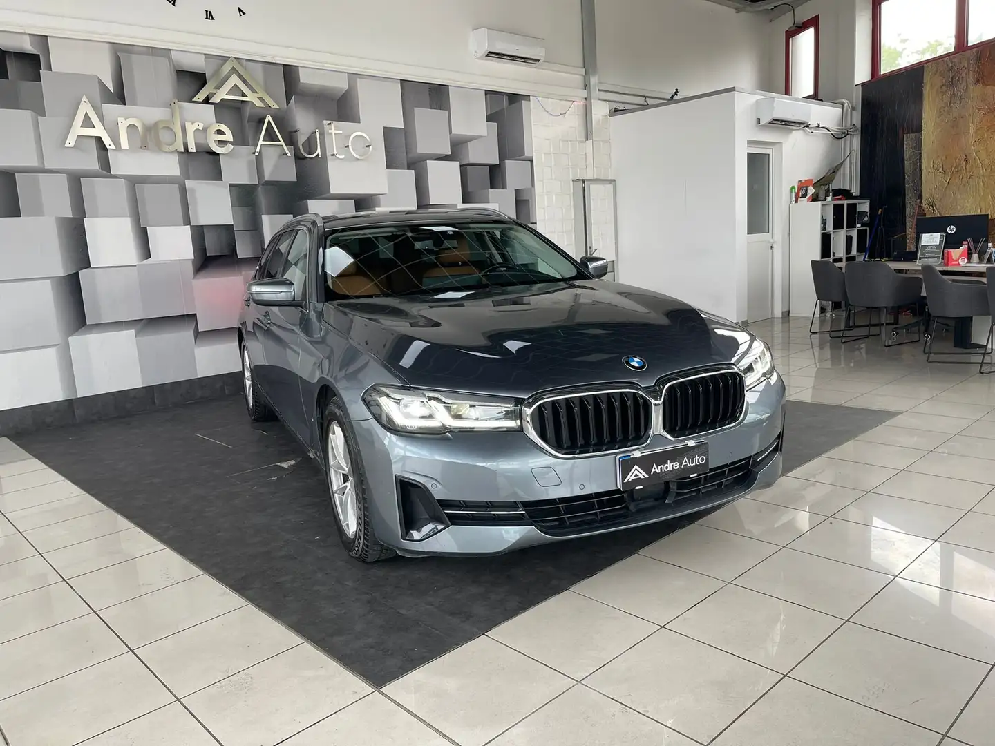 BMW 520 520d Touring mhev 48V xdrive Business auto Gris - 2