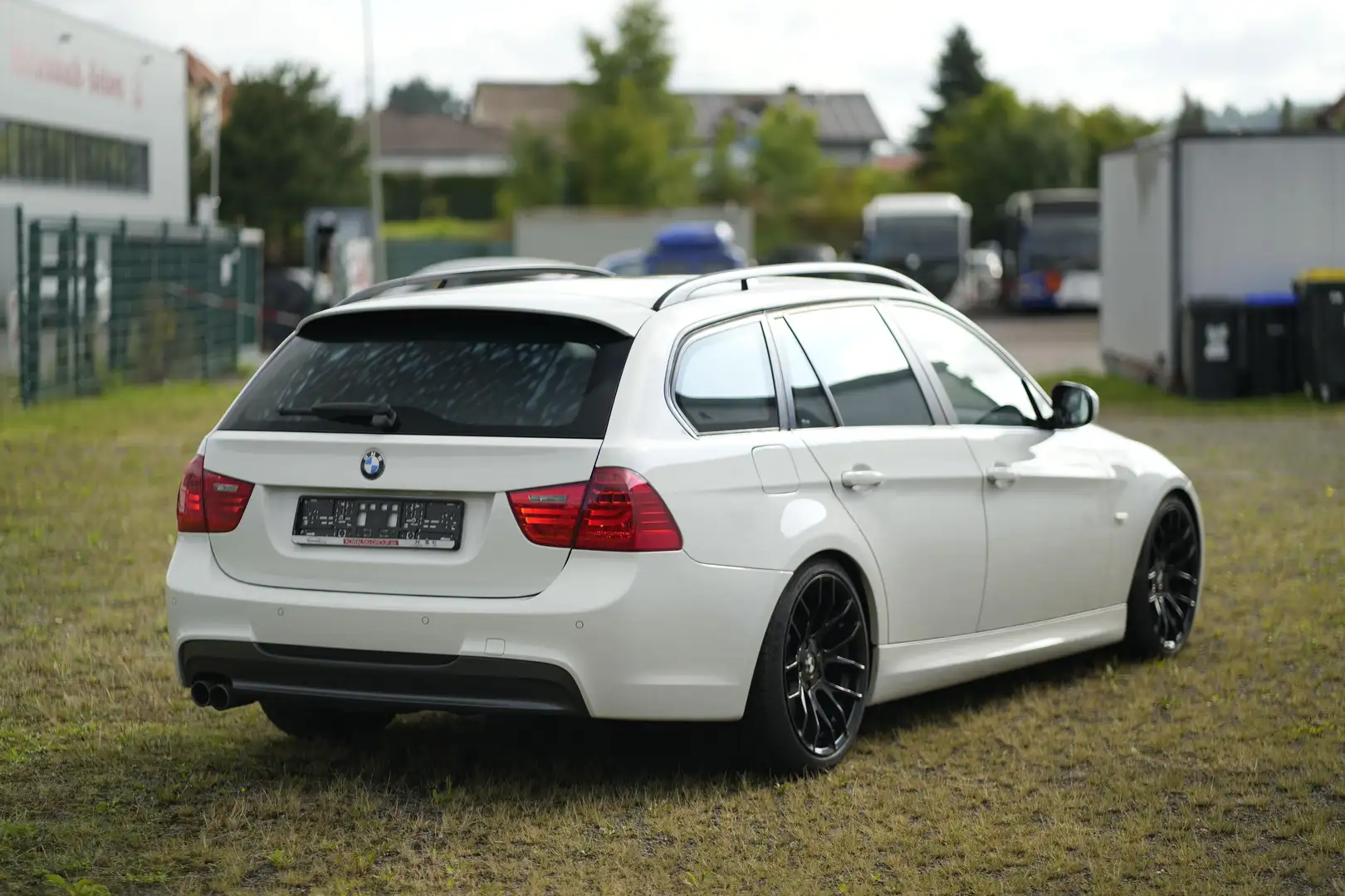 BMW 330 330d DPF Touring - 1