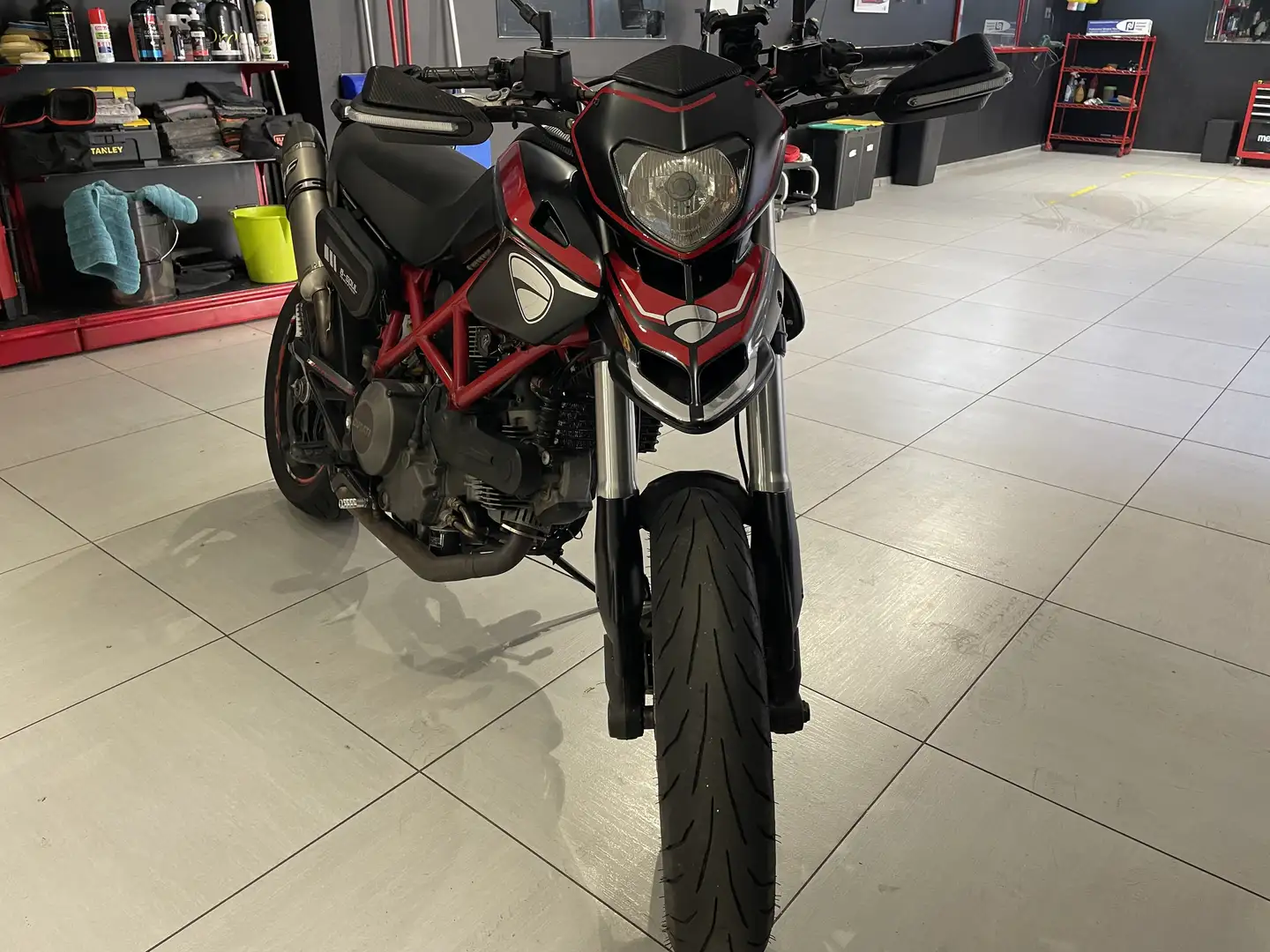 Ducati Hypermotard 796 - 2