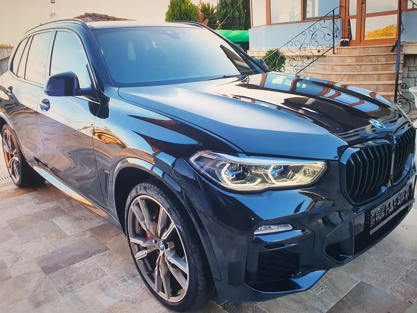 BMW X5 M M50i - 1