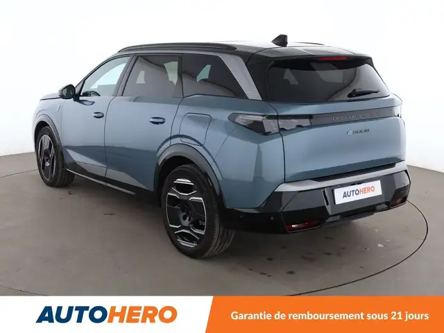 Peugeot 5008 view 4