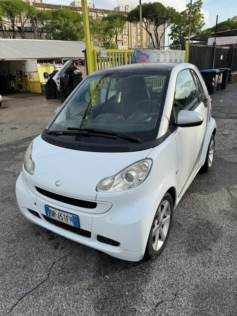 smart forTwo Fortwo II 2009 1.0 Passion 84cv Bianco - 1