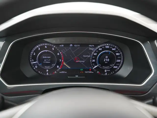 Volkswagen Tiguan view 8
