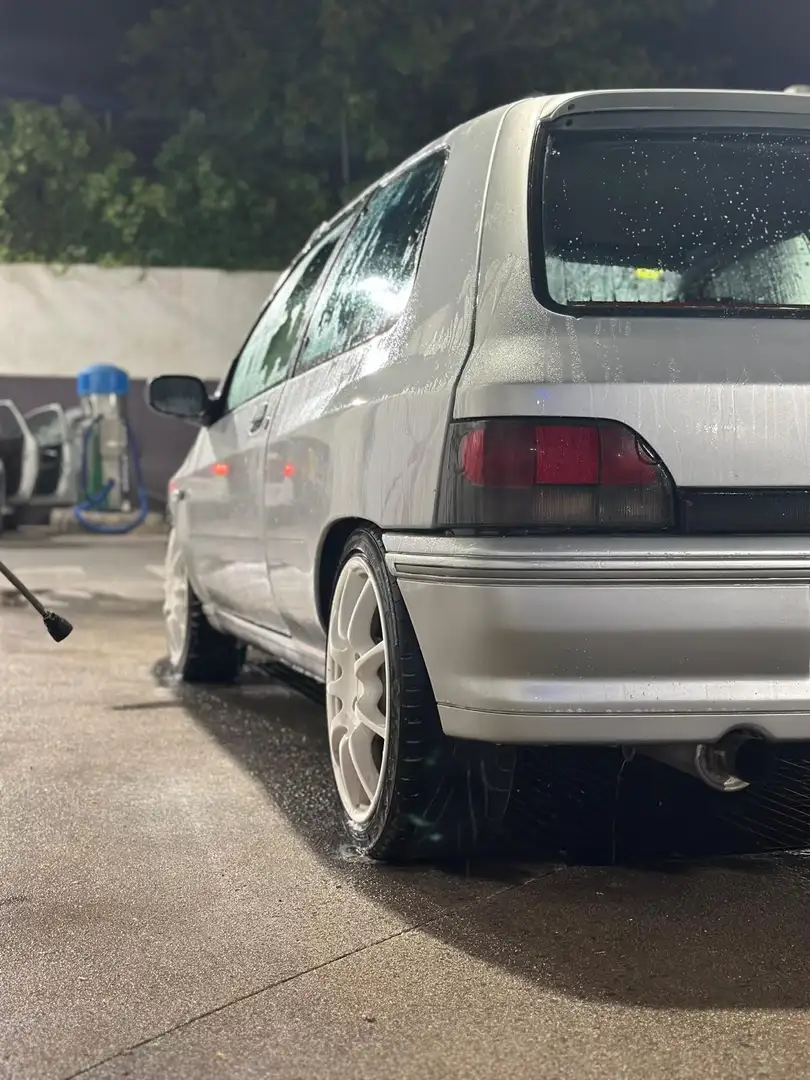 Renault Clio 1.8 16v - 1