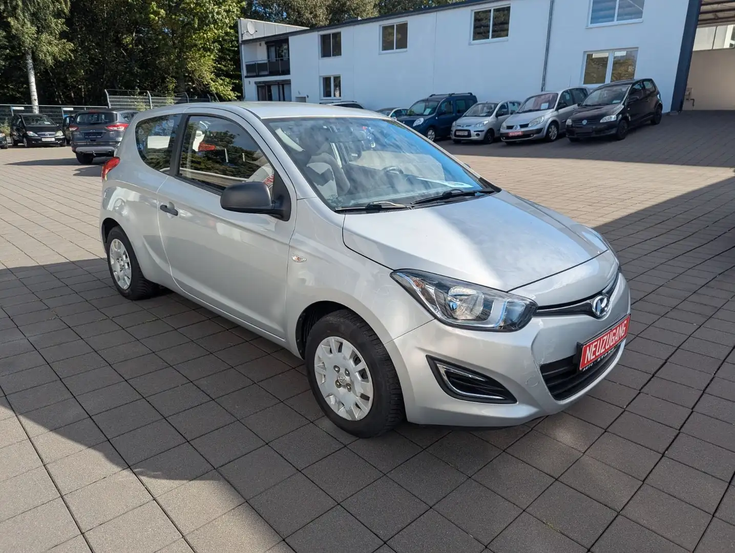 Hyundai i20 FIFA World Cup Edition**KLIMA+ALARMANLAGE** Silber - 2