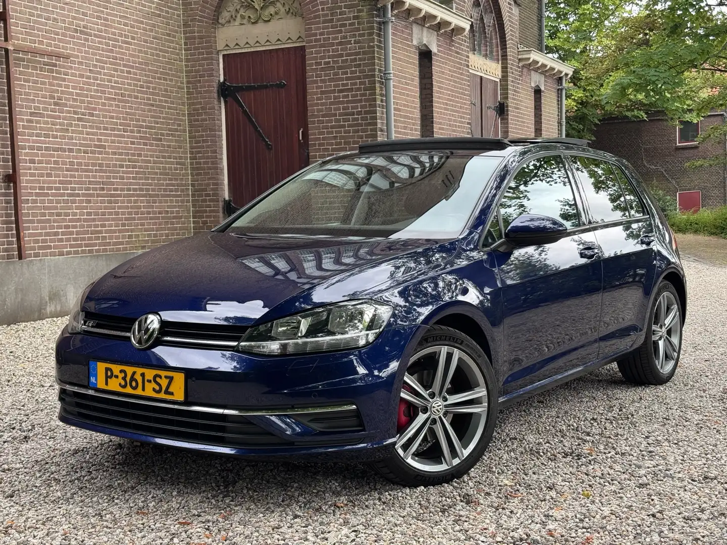 Volkswagen Golf Volkswagen Golf 1.5 TSI R line 150pk 7-DSG Blauw - 1