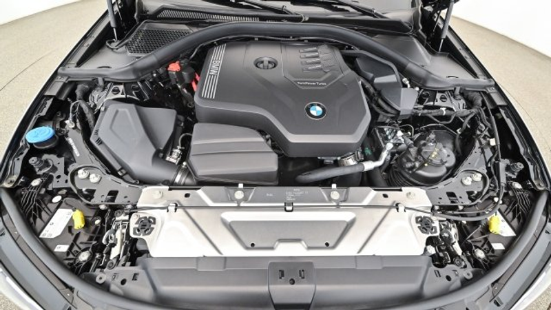 BMW 318 i Touring G21 — photo 15