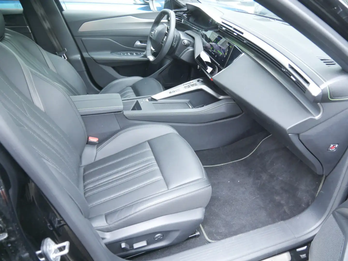Peugeot 408 GT PureTech 130 NAVI ACC MATRIX-LED 360° Schwarz - 2