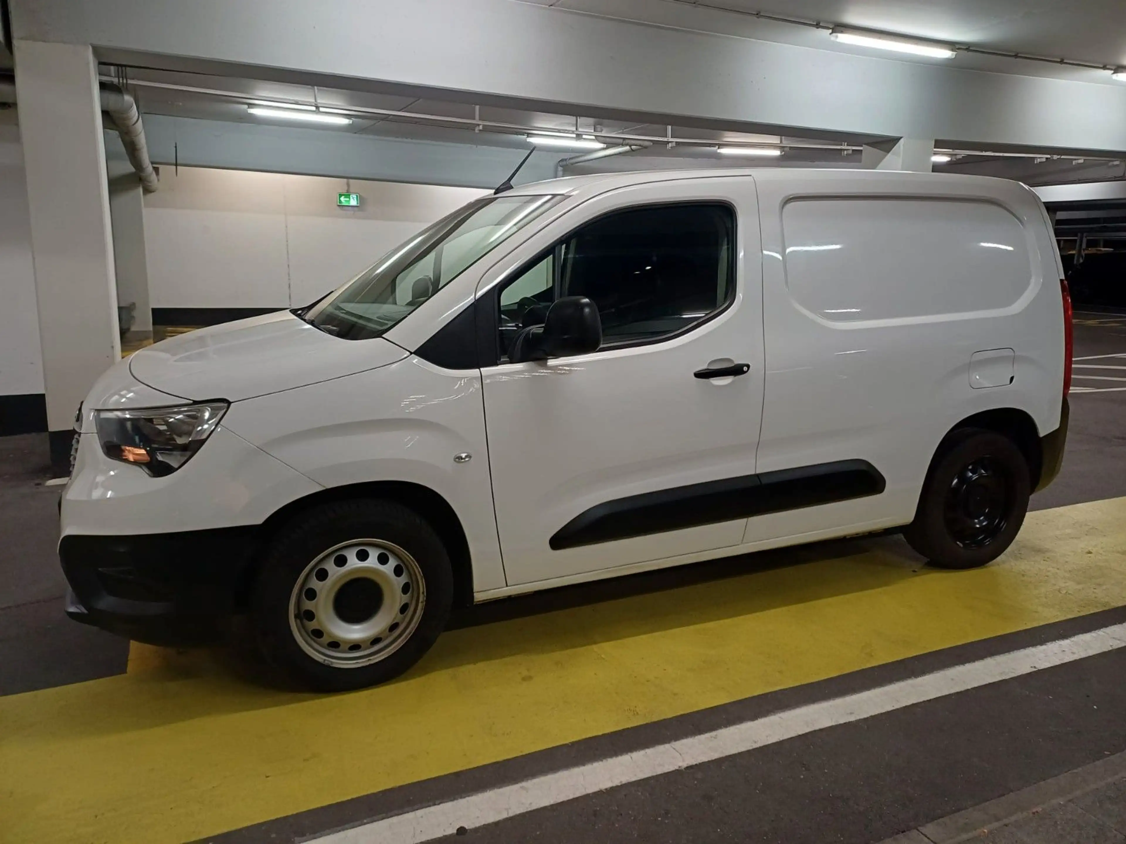 Opel Combo E Cargo Edition — photo 15