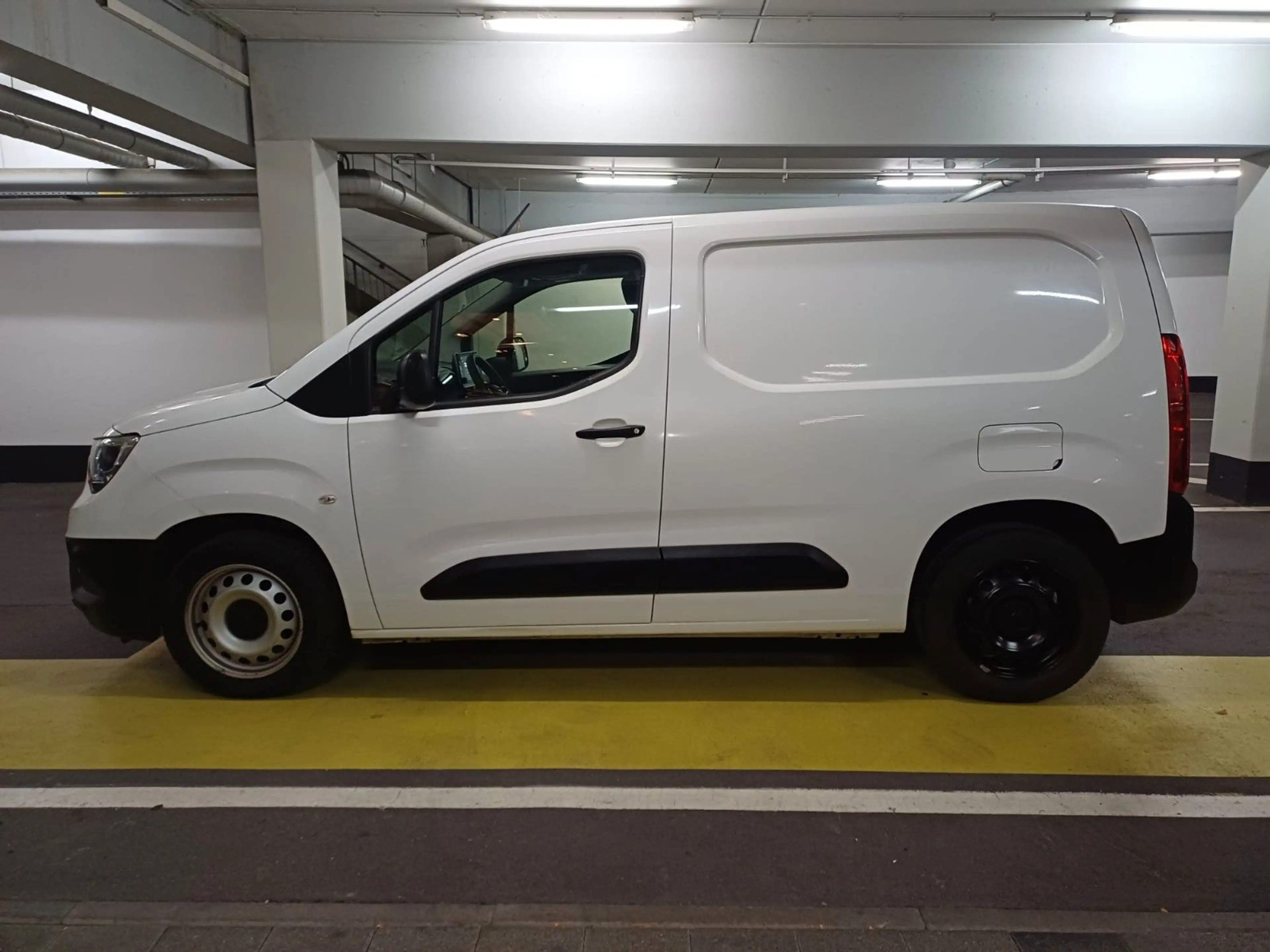 Opel Combo E Cargo Edition — photo 2