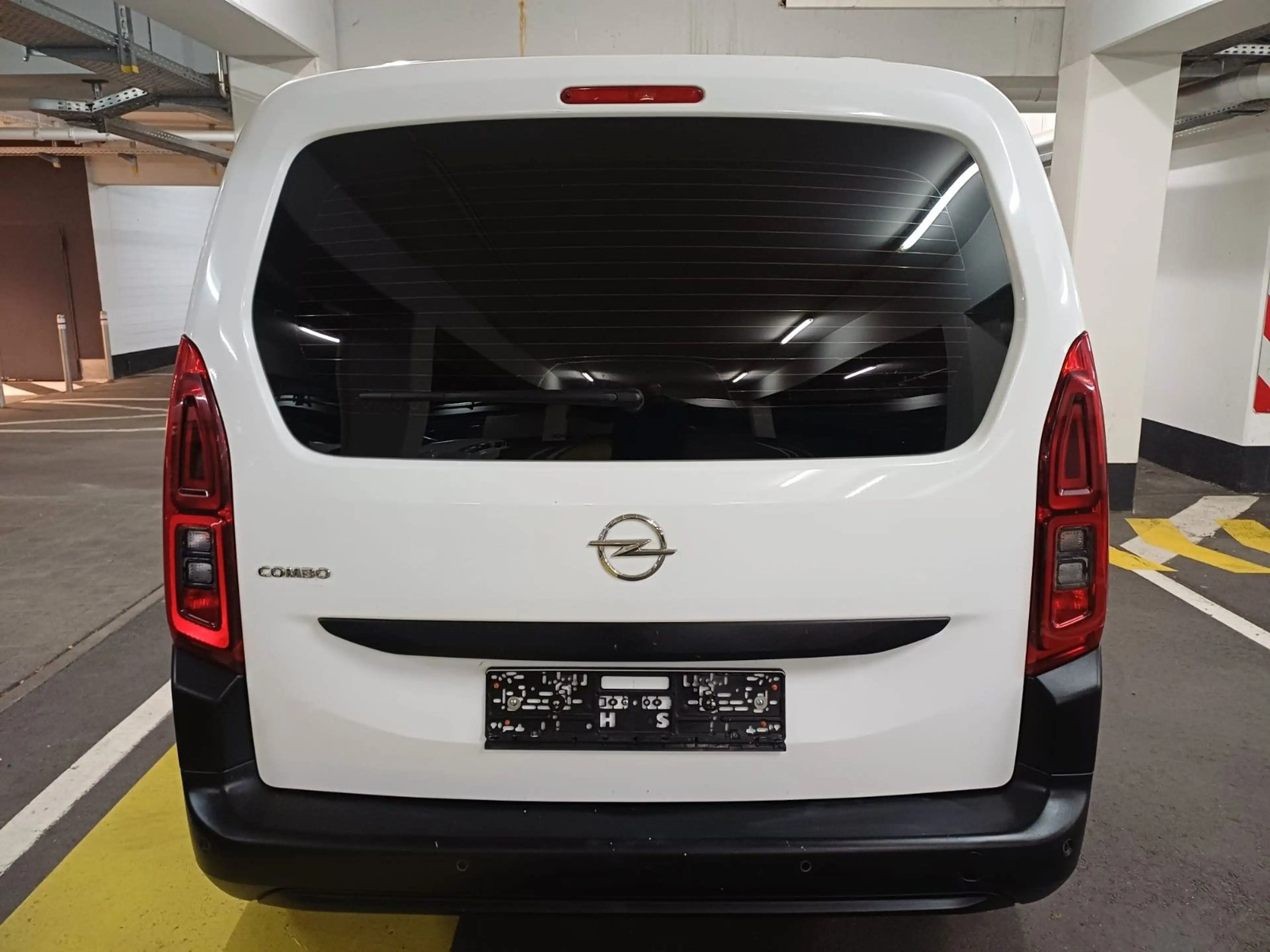 Opel Combo E Cargo Edition — photo 11